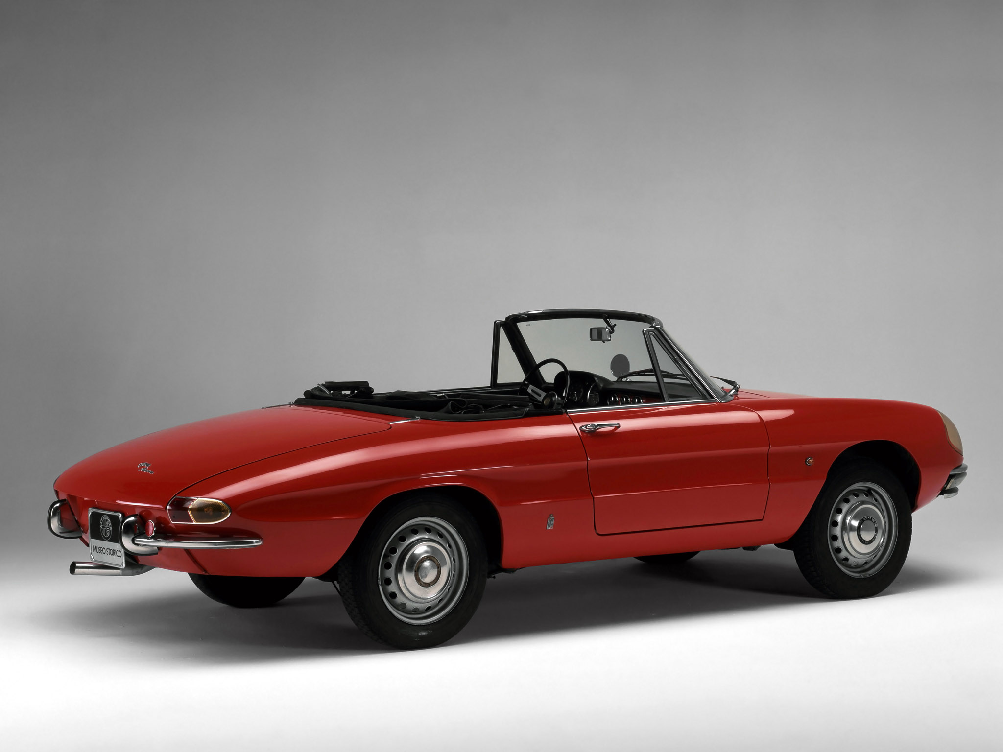 1966_Alfa_Romeo_Spider_Duetto_005_9532