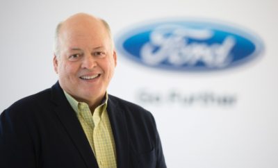 Ο Jim Hackett Διορίστηκε νέος CEO της Ford με Σκοπό την Ενίσχυση των Δραστηριοτήτων και Μελλοντική Μεταμόρφωση της Εταιρείας, Νέοι Ρόλοι για τους Farley, Hinrichs, Klevorn • Ο Jim Hackett είναι ο νέος president & CEO της Ford Motor Company, διαδεχόμενος τον Mark Fields, ο οποίος αποχωρεί από την ενεργό δράση. Ο Hackett θα αναφέρεται στον Bill Ford (Executive Chairman) και θα ηγηθεί της μεταμόρφωσης της εταιρείας • Ο Hackett οδήγησε την Steelcase Inc. στην ανάκαμψη και στη συνέχεια την ανέδειξε σε Νο1 κατασκευαστή επίπλων γραφείου παγκοσμίως, διετέλεσε προσωρινός Athletic Director στο Πανεπιστήμιο του Michigan και βρίσκεται στο τιμόνι του Ford Smart Mobility LLC από το Μάρτιο του 2016. Υπήρξε μέλος Δ.Σ. της Ford από το 2013 έως το 2016 • Ο Hackett, μαζί με τον Bill Ford, θα εστιάσουν σε τρεις προτεραιότητες: Ενίσχυση της λειτουργικής απόδοσης, εκσυγχρονισμός της σημερινής επιχείρησης της Ford και μεταμόρφωση της εταιρείας εν όψει των προκλήσεων του μέλλοντος • Η Ford ανέθεσε επίσης τρεις νέους διοικητικούς ρόλους υπό τον Hackett. Ο Jim Farley διορίζεται executive vice president & president, Global Markets, ο Joe Hinrichs αντίστοιχα executive vice president & president, Global Operations, και η Marcy Klevorn executive vice president & president, Mobility • Ο Mark Truby διορίζεται vice president, Communications, και εκλέγεται αξιωματούχος της εταιρείας. Διαδέχεται τον Ray Day, ο οποίος σχεδιάζει να αποχωρήσει από τον εταιρεία του χρόνου και μέχρι τότε θα παρέχει συμβουλευτικές υπηρεσίες • Ο Paul Ballew διορίζεται vice president και Chief Data & Analytics Officer Η Ford Motor Company ανακοίνωσε ο Jim Hackett αναλαμβάνει το αξίωμα του president & CEO. Επίσης εξήγγειλε σημαντικές παγκόσμιες οργανωτικές αλλαγές με σκοπό την ενίσχυση της βασικής αυτοκινητιστικής δραστηριότητας της εταιρείας και την επιτάχυνση μιας στρατηγικής αλλαγής για αξιοποίηση των αναδυόμενων ευκαιριών. Ο Hackett, 62 ετών, έχει μακρά ιστορία καινοτομιών και επιχειρηματικών επιτυχιών ως CEO της Steelcase, Προσωρινός Athletic Director στο Πανεπιστήμιο του Michigan και executive chairman του Ford Smart Mobility LLC από το Μάρτιο του 2016. Ο Hackett θα αναφέρεται στον Bill Ford (Executive Chairman) και θα ηγηθεί των παγκόσμιων δραστηριοτήτων της Ford με τους 202.000 εργαζόμενους. Διαδέχεται τον Mark Fields, 56 ετών, ο οποίος επέλεξε να αποχωρήσει από τη Ford μετά από επιτυχημένη καριέρα 28-ετών με την εταιρεία. «Ξεκινάμε από θέση ισχύος για να μεταμορφώσουμε τη Ford για το μέλλον» δήλωσε ο Bill Ford. «Ο Jim Hackett είναι ο κατάλληλος CEO στο τιμόνι της Ford κατά τη διάρκεια αυτής της περιόδου μεταμόρφωσης για την αυτοκινητοβιομηχανία και τον ευρύτερο τομέα μεταφορών. Είναι πραγματικός οραματιστής, και φέρνει μία μοναδική, ανθρωποκεντρική φιλοσοφία διοίκησης στην κουλτούρα, τα προϊόντα και τις υπηρεσίες μας, που θα ‘ξεκλειδώσουν’ τις δυνατότητες των ανθρώπων και της επιχείρησής μας.» Από την πλευρά του, ο Hackett πρόσθεσε: «Είμαι πολύ ενθουσιασμένος που θα δουλέψω με τον Bill Ford και ολόκληρη την ομάδα για τη δημιουργία μιας ακόμα πιο δυναμικής και ζωντανής Ford που βελτιώνει τις ζωές ανθρώπων σε όλο τον κόσμο, και δημιουργεί αξία για όλα τα ενδιαφερόμενα μέλη. Τρέφω βαθιά εκτίμηση για τους ανθρώπους, τις αξίες και την κληρονομιά της Ford την τελευταία τετραετία, αποτελώντας κομμάτι της εταιρείας και ανυπομονώ να συνεργαστώ με όλους όσους συνδέονται μαζί της κατά τη διάρκεια αυτής της περιόδου μεταμόρφωσης.» Ο Hackett, μαζί με τον Bill Ford, θα εστιάσουν σε τρεις προτεραιότητες: • Ενίσχυση λειτουργικής απόδοσης σε όλο το φάσμα παγκόσμιων δραστηριοτήτων για περαιτέρω βελτίωση της ποιότητας, της στρατηγικής μάρκετινγκ και των προϊοντικών λανσαρισμάτων, αντιμετωπίζοντας παράλληλα δραστικά τους τομείς της επιχείρησης που υστερούν σε απόδοση • Εκσυγχρονισμός των δραστηριοτήτων της Ford, χρησιμοποιώντας νέα εργαλεία και τεχνικές που θα ανοίξουν το δρόμο στην καινοτομία, θα επιταχύνουν τη λήψη αποφάσεων και θα βελτιώσουν την απόδοση. Αυτό περιλαμβάνει την αυξανόμενη αξιοποίηση μεγάλων δεδομένων, της τεχνητής νοημοσύνης, της προηγμένης ρομποτικής, της τρισδιάστατης εκτύπωσης, και άλλα • Μεταμόρφωση της επιχείρησης για την αντιμετώπιση μελλοντικών προκλήσεων, διασφαλίζοντας ότι η εταιρεία διαθέτει την κατάλληλη κουλτούρα, το ταλέντο, τις στρατηγικές διαδικασίες και την ευελιξία για να πετύχει, καθώς οι ανάγκες της κοινωνίας και η συμπεριφορά των καταναλωτών αλλάζουν με την πάροδο του χρόνου Ο Bill Ford και το Διοικητικό Συμβούλιο της Ford ευχαρίστησαν τον Fields για τη σημαντική συμβολή του στην εταιρεία. «Ο Mark Fields είναι εξέχων ηγέτης και του αξίζουν πολλά εύσημα για όλα όσα έχει πετύχει στους πολλούς ρόλους του σε όλο τον κόσμο με τη Ford» δήλωσε ο Bill Ford. «Οι ισχυρές ηγετικές του ικανότητες ήταν κρίσιμης σημασίας στην αναδιοργάνωση των Βορειοαμερικανικών δραστηριοτήτων μας, στην ανάκαμψή μας στα τέλη της προηγούμενης δεκαετίας και στα κέρδη – ρεκόρ που καταγράψαμε τα δυο τελευταία χρόνια.» Επίσης, σήμερα, η Ford ανακοίνωσε μία νέα οργανωτική δομή και διόρισε τρία νέα διοικητικά στελέχη που θα αναφέρονται στον Hackett: Jim Farley, 54, διορίζεται executive vice president & president, Global Markets. Από αυτή τη θέση, ο Farley θα επιβλέπει τις επιχειρηματικές μονάδες της Ford, σε Αμερική, Ευρώπη, Μέση Ανατολή & Αφρική και περιοχή Ασίας Ειρηνικού. Επιπλέον, ο Farley θα επιβλέπει τη Lincoln Motor Company και το παγκόσμιο Marketing Sales & Service. Ο Farley έχει διατελέσει executive vice president & president, Ford Ευρώπης, Μέσης Ανατολής & Αφρικής από τον Ιανουάριο του 2015. Ο Farley θα επιβλέπει επίσης τη στρατηγική και την ανάπτυξη του επιχειρηματικού μοντέλου για ηλεκτρικά και αυτόνομα οχήματα. Joe Hinrichs, 50, διορίζεται executive vice president & president, Global Operations. Από αυτή τη θέση, ο Hinrichs θα επιβλέπει της παγκόσμιες δραστηριότητες της Ford στους τομείς Product Development (Προϊοντική Εξέλιξη), Manufacturing (Παραγωγή) & Labor Affairs (Εργασιακές Υποθέσεις), Quality (Ποιότητα), Purchasing (Τμήμα Προμηθειών), και Sustainability (Βιωσιμότητα), Environment (Περιβάλλον) & Safety Engineering (Συστήματα Ασφάλειας). Ο Hinrichs έχει διατελέσει executive vice president & president της Ford στην Αμερική από το Δεκέμβριο του 2012. Marcy Klevorn, 57, διορίζεται executive vice president & president, Mobility. Από αυτή τη θέση, η Klevorn θα επιβλέπει το Ford Smart Mobility LLC, που δημιουργήθηκε πέρσι για να επιταχύνει σχέδια για το σχεδιασμό, παραγωγή, ανάπτυξη και επένδυση σε αναδυόμενες υπηρεσίες μετακίνησης, καθώς και τους τομείς Information Technology (ΙΤ) και Global Data, Insight & Analytics. Η Klevorn έχει διατελέσει group vice president, Information Technology & Chief Information Officer από τον Ιανουάριο του 2017. Και οι τρεις διορισμοί θα ισχύσουν από 1ης Ιουνίου. Τα άτομα που θα διαδεχτούν τους Hinrichs, Farley και Klevorn θα ανακοινωθούν σε μελλοντική επικοινωνία. «Είμαστε τυχεροί που έχουμε τρεις δυναμικούς και ταλαντούχους ηγέτες με τους Jim Farley, Joe Hinrichs και Marcy Klevorn να αναλαμβάνουν νέες, πιο υπεύθυνες θέσεις» δήλωσε ο Bill Ford. «Ο καθένας έχει γράψει ιστορία στις καινοτομίες οδήγησης, στη μείωση κόστους και στην επίτευξη αποτελεσμάτων σε όλο τον κόσμο. Θα συνεργαστούν στενά με τον Jim Hackett στη διοίκηση των καθημερινών δραστηριοτήτων της Ford, στο χτίσιμο της μάρκας μας και στην αξιοποίηση των αναδυόμενων ευκαιριών.» Επιπλέον, η Ford διόρισε τον Mark Truby, 47 ετών, vice president, Communications, με άμεση ισχύ, που θα αναφέρεται στο Bill Ford. Αυτός εκλέχθηκε αξιωματούχος της εταιρείας. Ο Truby προηγουμένως είχε ηγηθεί των ομάδων Επικοινωνίας της Ford στην περιοχή Ασίας Ειρηνικού και σε Ευρώπη, Μέση Ανατολή & Αφρική. Ο Truby διαδέχεται τον Ray Day, ο οποίος σχεδιάζει να αποχωρήσει από την εταιρεία του χρόνου και μέχρι τότε θα προσφέρει συμβουλευτικές υπηρεσίες. Η Ford επέλεξε επίσης τον Paul Ballew, 52 ετών, για τη θέση του Global Chief Data & Analytics Officer, που θα αναφέρεται στην Klevorn. Ο Ballew βρίσκεται στο τιμόνι των global data & analytics teams από το Δεκέμβριο του 2014, και είναι υπεύθυνος ανάπτυξης νέων δυνατοτήτων που θα υποστηρίξουν τη συνδεσιμότητα και την ευφυή μετακίνηση.