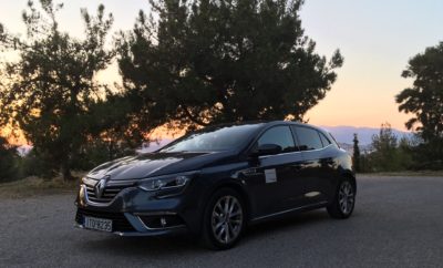 MEGANE OPEN DAYS: 26 Ιουνίου – 8 Ιουλίου Ανοιχτή πρόσκληση οδηγικής απόλαυσης! Το νέο Renault MEGANE προκαλεί με το δυναμικό του χαρακτήρα και προσκαλεί το κοινό, να ανακαλύψει τη μοναδική του οδηγική αίσθηση στα MEGANE OPEN DAYS που θα πραγματοποιηθούν στο Εξουσιοδοτημένο Δίκτυο της Renault από τις 26 Ιουνίου μέχρι και τις 8 Ιουλίου, Με έντονη σχεδιαστική προσωπικότητα, δυναμικό οδηγικό χαρακτήρα, προηγμένους κινητήρες βενζίνης και πετρελαίου, αλλά και εφοδιασμένο με τεχνολογικές λύσεις που κανείς συναντά μόνο σε μοντέλα μεγαλύτερων κατηγοριών, το νέο Renault MEGANE εντυπωσιάζει σε κάθε επίπεδο. Διαθέτοντας το μεγαλύτερο πλάτος και ταυτόχρονα το χαμηλότερο ύψος στην κατηγορία του, το νέο Renault MEGANE διαθέτει όλα εκείνα τα στοιχεία που του εξασφαλίζουν την ιδανικά ισορροπία ανάμεσα στην άνεση και την οδηγική απόλαυση, προσφέροντας μια μοναδική οδηγική αίσθηση. Με τα MEGANE OPEN DAYS που θα πραγματοποιηθούν από τις 26 Ιουνίου έως και τις 8 Ιουλίου, το Δίκτυο Εξουσιοδοτημένων Διανομέων της Renault σε όλη την Ελλάδα προσκαλεί το κοινό να ανακαλύψει τη μοναδική οδηγική αίσθηση που προσφέρει το νέο Renault MEGANE. Παράλληλα το κοινό θα έχει τη δυνατότητα να γνωρίσει από κοντά όλα τα προηγμένα συστήματα του μοντέλου, όπως το σύστημα πολυμέσων R-Link2 με την κάθετη οθόνη αφής των 8,7’’, αλλά και το αποκλειστικό σύστημα multisense που διαμορφώνει το χαρακτήρα του αυτοκινήτου σύμφωνα με τις προτιμήσεις του οδηγού. Παράλληλα στα πλαίσια των MEGANE OPEN DAYS, θα ισχύει για περιορισμένο αριθμό αυτοκινήτων ένα ειδικό πλαίσιο προνομίων για την απόκτηση του νέου Renault MEGANE, το οποίο εκτός των άλλων περιλαμβάνει χρηματοδοτικό πρόγραμμα με προνομιακό επιτόκιο 3,9%, καθώς βεβαίως και 5 χρόνια δωρεάν εργοστασιακή εγγύηση.