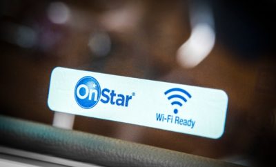 You’ll never drive alone! Το επικοινωνιακό μήνυμα για μια premium υπηρεσία Οκτώ Υπηρεσίες και επιπλέον Wi-Fi hotspot για επτά συσκευές. Πλέον όλα τα Opel στην Ελλάδα εξοπλίζονται με OnStar.* Από 1η Ιουλίου όλα τα Opel με OnStar γίνονται Wi-Fi Hotspot! Επικεντρωμένη στην ψηφιακή επικοινωνία, από την αρχή του έτους, είναι η καμπάνια του Opel OnStar. Η μοναδική υπηρεσία που χρησιμοποιεί ανθρώπους, φιλικούς συμβούλους αντί ψυχρές μηχανές. Εκτός του να εντοπίζει κλεμμένα αυτοκίνητα, καλεί σε άμεση βοήθεια όταν αυτό είναι αναγκαίο, μπορεί επίσης να ξεκλειδώνει αυτοκίνητα από απόσταση, να ‘κατεβάζει’ προορισμούς απευθείας στο σύστημα του αυτοκινήτου, να πραγματοποιεί, ζωντανά, ελέγχους οχημάτων, αποστέλλει και emails για την κατάσταση του οχήματος. Τελευταία στις προαναφερόμενες υπηρεσίες, προστέθηκαν νέες, όπως κράτηση ξενοδοχείου και εύρεση πάρκινγκ, μαζί με εισαγωγή στο νέο κόσμο της 4G ταχύτητας και της μετατροπής πλέον ενός Opel, σε Wi-Fi hotspot! Η υπηρεσία Wi-Fi παρέχεται από την Vodafone, καθώς είναι ο πανευρωπαϊκός συνεργάτης της OnStar. Στους υπάρχοντες πελάτες θα ζητηθεί να ακολουθήσουν τα βήματα ενεργοποίησης μέσα από την πλατφόρμα του OnStar τους. Με την έναρξη της υπηρεσίας παρέχονται δωρεάν δεδομένα όγκου 3GB για το μέγιστο χρονικό διάστημα των 3 μηνών (όποιο έρθει πρώτο). Μετά τη λήξη της δωρεάν περιόδου, ο χρήστης λαμβάνει μήνυμα ότι έληξαν τα δωρεάν GB και εφόσον το επιθυμεί, μπορεί να προβεί στην αγορά διαφόρων πακέτων του προσφέρει ο πάροχος, για ημερήσια, μηνιαία ή ετήσια χρήση. Σήμερα, κάθε ένα Opel που πωλείται στην Ελλάδα διαθέτει το σύστημα OnStar*. «Είμαστε ιδιαίτερα υπερήφανοι για αυτή την μοναδικότητα που προσφέρουμε στους πελάτες μας με το OnStar! Κανείς άλλος αυτή τη στιγμή δεν μπορεί να παρέχει το επίπεδο των υπηρεσιών που παρέχει το OnStar!», δήλωσε ο Τάσος Αραμπατζής, Διευθυντής Μάρκετινγκ της Opel και συνέχισε, «Επιπλέον, για να ξεκινήσει ακόμη πιο ευχάριστα το καλοκαίρι, σε όσους αγοράσουν ένα νέο Opel από 1ης Ιουλίου, παρέχουμε δωρεάν συνδρομή ενός έτους στην υπηρεσία OnStar και δωρεάν το ισόποσο της συνδρομής Wi-Fi για ένα χρόνο με μέγιστο όγκο δεδομένων 100GB». * Εξαιρούνται αποθέματα συγκεκριμένων εκδόσεων όπως και ορισμένες εκδόσεις που προορίζονται κυρίως για εταιρικές πωλήσεις.