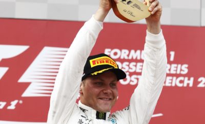 O οδηγός της Mercedes, Valtteri Bottas κέρδισε για δεύτερη φορά στη σεζόν στο Red Bull Ring ακολουθώντας στρατηγική μιας αλλαγής ελαστικών. Εκκίνησε από την pole με την πάρα πολύ μαλακή γόμα (ultrasoft) και μετέπειτα άλλαξε τοποθετώντας την πολύ μαλακή γόμα (supersoft). Είδαμε ποικιλία στρατηγικών μιας αλλαγής καθώς στην εκκίνηση υπήρχαν και οι τρεις διαθέσιμες γόμες (μαλακή, πολύ μαλακή, πάρα πολύ μαλακή). Ειδικότερα ο οδηγός της Mercedes, Lewis Hamilton εκκινούσε από την 8η θέση καθώς είχε ποινή 5 θέσεων (αλλαγή κιβωτίου). Ξεκίνησε με την πολύ μαλακή γόμα και άλλαξε σε πάρα πολύ μαλακή, κερδίζοντας 4 θέσεις στο φινάλε. Οι Felipe Massa με Williams και Jolyon Palmer με Renault υιοθέτησαν εναλλακτική στρατηγική εκκινώντας με τη μαλακή γόμα και βάζοντας μετά την πάρα πολύ μαλακή. Έτσι κέρδισαν κάποιες θέσεις. Στην Αυστρία όπου ο γύρος είναι μικρός σε απόσταση, με λίγες στροφές είδαμε τις υψηλότερες μέσες ωριαίες ταχύτητες μέχρι τώρα στη σεζόν. Η βροχή που αναμένονταν δεν ήρθε. Αυτός ήταν ένας από τους λόγους που οδήγησαν σε ορατή παραμόρφωση λόγω τοπικής υπερθέρμανσης σε κάποια σημεία του αγώνα. Παραταύτα αυτό δεν επηρέασε την απόδοση των ελαστικών όπως φάνηκε στους χρόνους γύρων. MARIO ISOLA - ΕΠΙΚΕΦΑΛΗΣ ΑΓΩΝΩΝ ΑΥΤΟΚΙΝΗΤΟΥ "Είχαμε πολύ υψηλή μέση ταχύτητα και καθόλου βροχή. Είδαμε παραμόρφωση λόγω τοπικής υπερθέρμανσης όμως αυτό δεν επηρέασε την απόδοση των ελαστικών, οι ταχύτεροι γύροι σημειώθηκαν στο τέλος του αγώνα. Μολονότι η μια αλλαγή ελαστικών ήταν η στάνταρ επιλογή είδαμε πολλές διαφορετικές εφαρμογές αυτής της στρατηγικής. Μερικοί οδηγοί δοκίμασαν κάτι διαφορετικό στην προσπάθεια να κερδίσουν θέσεις. Συνολικά οι επιλογές στρατηγικής ήταν λίγο επιθετικές είδαμε μεγάλες αποστάσεις ακόμη και με την πάρα πολύ μαλακή γόμα. Αυτό δεικνύει την εμπιστοσύνη που έχουν οι ομάδες τόσο στην ταχύτητα όσο και στην διάρκεια της γκάμας ελαστικών μας". ΚΑΛΥΤΕΡΟΣ ΧΡΟΝΟΣ ΑΝΑ ΓΟΜΑ Hulkenberg 1m 09.043s Ricciardo 1m07.442s Hamilton 1m 07.411s Massa 1m09.394s Raikkonen 1m07.486s Kvyat 1m08.061s Kvyat 1m09.749s Vettel 1m07.496s Massa 1m08.419s ΜΕΓΑΛΥΤΕΡΗ ΑΠΟΣΤΑΣΗ ΣΤΟΝ ΑΓΩΝΑ ΓΟΜΑ ΟΔΗΓΟΣ ΓΥΡΟΙ SOFT Hulkenberg 56 SUPERSOFT Vandoorne 39 ULTRASOFT Raikkonen 44 ΜΕΤΡΗΤΗΣ ΑΛΗΘΕΙΑΣ Ο Valtteri Bottas κέρδισε τον αγώνα ακολουθώντας στρατηγική ενός πιτ στοπ. Άλλαξε από την πάρα πολύ μαλακή γόμα (ultrasoft) στην πολύ μαλακή γόμα (supersoft) στον 42ο γύρο. Η θεωρητικά ταχύτερη στρατηγική υιοθετήθηκε από το Lewis Hamilton ο οποίος εκκίνησε με την πολύ μαλακή και μετά άλλαξε σε πάρα πολύ μαλακή γόμα. ΣΠΗΛΜΠΕΡΓΚ ΠΕΡΙΛΗΨΗ ΠΙΤ ΣΤΟΠ Νο Οδηγός Εκκίνηση Pit 1 Pit 2 Pit 3 77 BOT USu SSn (41) 5 VET USu SSn (34) 3 RIC USu SSn (33) 44 HAM SSu USn (31) 7 RAI USu SSn (44) 8 GRO USu SSn (36) 11 PER USu SSn (35) 31 OCO USu SSn (42) 19 MAS Sn USn (47) 18 STR SSn USn (35) 30 PAL Sn USn (34) 2 VAN USn SSn (31) SSu (44)DT 27 HUL SSn Sn (14) 94 WEH SSn USn (35) 9 ERI USn SSn (34) 26 KVY USn Sn (1) Su (9)DT USu (55) 55 SAI USu SSn (40) 20 MAG SSn 14 ALO USn 33 VER Usu S= Soft SS= Supersoft US= Ultrasoft n= νέα u= μεταχειρισμένη DT= Ποινή διέλευσης