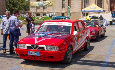 Με απόλυτη επιτυχία ολοκληρώθηκε το "2o Κλασικό Ράλλυ Ρόδου" την περασμένη Κυριακή 25 Ιουνίου που διοργάνωσε ο Σύλλογος ΙΣτορικού και Παλαιού Αυτοκινήτου (Σ.ΙΣ.Π.Α) υπό την αιγίδα της Ελληνικής Ομοσπονδίας Οχημάτων Εποχής (Ε.Ο.Ο.Ε) και την υποστήριξη των Δήμου Ρόδου, Περιφέρειας Νοτίου Αιγαίου και Δημοτικού Οργανισμού Πολιτισμού και Αθλητισμού Ρόδου (Δ.Ο.Π.Α.Ρ). Οι λάτρεις των κλασικών οχημάτων, είχαν την ευκαιρία να θαυμάσουν τα συλλεκτικά οχήματα-αντίκες σε ένα αγώνα διαφορετικό από τα συνηθισμένα καθώς πραγματοποιήθηκε η αναβίωση της regularity διαδρομής που έγινε για πρώτη φορά στις 30 Ιουνίου 1996. Τα πληρώματα εκκίνησαν στις 11:00 π.μ. μπροστά από την πλατεία Δημαρχείου της Ρόδου προς Καλαβάρδα, Μονόλιθο, Απολακιά, Καταβία, Λίνδο, Μασσάρη, Μαλώνα, Αφάντου, Φαληράκι και αφού ολοκλήρωσαν το γύρο του νησιού τερμάτισαν στο ίδιο σημείο στις 18:00 μ.μ. Στο Ράλλυ συμμετείχαν οδηγοί από την Αθήνα, την Κρήτη, την Χαλκίδα, την Σαλαμίνα, την Εύβοια και την Κώ, κερδίζοντας τις εντυπώσεις με τα υπέροχα τετράτροχα και δίτροχα μοντέλα τους. Για την ιστορία, την πρώτη θέση της γενικής κατάταξης του 2ου Κλασικού Ράλλυ Ρόδου κέρδισε ο Δημήτρης Νικολέττος με συνοδηγό τον Γεώργιο Καμπίλαφκο με Alfa Lancia 75, τη δεύτερη θέση κατέλαβε το πλήρωμα Ιωάννου Πολίτη-Σταυρούλας Αθανάτου με Mercedes Benz 280SL και την τρίτη θέση ο Ιωάννης Κοντοστάθης με συνοδηγό την Σοφία Μπαλίκου με Opel Ascona. Στην κατηγορία Moto την 1η Θέση κατέλαβε ο Μενέγος Μενέλαος με συνεπιβάτη τον Μενέλαο Βουρδά με BMW R60 και στην κατηγορία “Youngtimer” πρώτος ήρθε ο Γεώργιος Χατζηκαλημέρης-Μιχαήλ Μαστρογιάννης με Alfa Romeo Spider. Κατά την τελετή λήξης, πραγματοποιήθηκε η απονομή των βραβείων στους νικητές, η απονομή των αναμνηστικών στους συμμετέχοντες και τιμήθηκαν όλοι εκείνοι που έβαλαν το λιθαράκι τους για την διεξαγωγή του αγώνα, ενώ σε όλους τους υποστηρικτές δόθηκαν αναμνηστικές πλακέτες. Ευχαριστούμε θερμά όλους τους υποστηρικτές που μας βοήθησαν να υλοποιήσουμε το “2o Κλασικό Ράλλυ Ρόδου” ανανεώνοντας το ραντεβού μας για το “3o Κλασικό Ράλλυ Ρόδου”: Rodos Palace Hotel, Blue Star Ferries, Q Brokers, Qube Energy Drink, Carpe Diem, Lindos ICEBAR, Fotis Graphics, Colorado, Παραδεισένιες Λιχουδιές Catering, Kanakis Sound & Lighting, Silk Oil Αφοί Τσαγγαράκη, ΒΑΠ και Tatakis Wines.