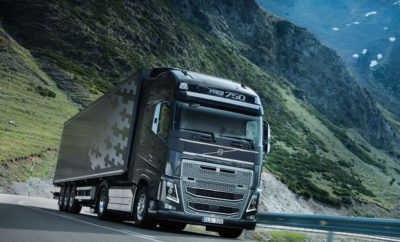 Η εταιρεία Αδελφοί Σαρακάκη Α.Ε.Β.Μ.Ε στην 6η Έκθεση Logistics Εφοδιαστική Αλυσίδα -Cargo Van & Truck 2017 Η εταιρεία Αδελφοί Σαρακάκη Α.Ε.Β.Μ.Ε. συμμετέχει δυναμικά στην 6η Έκθεση Logistics Εφοδιαστική Αλυσίδα -Cargo Van & Truck 2017 με δύο (2) μάρκες φορτηγών και ελαφρών επαγγελματικών, μία μάρκα λεωφορείων, δύο (2) μάρκες ελαστικών καθώς επίσης και μία μάρκα ανυψωτικών μηχανημάτων. Η έκθεση θα πραγματοποιηθεί στο εκθεσιακό κέντρο Metropolitan Expo Athens στο αεροδρόμιο Ελευθέριος Βενιζέλος στις 4-6 Νοεμβρίου 2017. Εκμεταλλευόμενη τη μακρόχρονη παρουσία του Ομίλου Επιχειρήσεων Σαρακάκη, ο οποίος ήδη έχει συμπληρώσει 95 χρόνια παρουσίας στο χώρο της αυτοκίνησης στην Ελλάδα, η εταιρεία Αδελφοί Σαρακάκη Α.Ε.Β.Μ.Ε. είναι ο Επίσημος Εισαγωγέας-Διανομέας των φορτηγών Volvo στην Ελλάδα από το 1950 και ελαφρών επαγγελματικών οχημάτων της Mitsubishi Motors από το 1963. Ταυτόχρονα τα πέντε τελευταία χρόνια έχει μπει δυναμικά και στην αγορά των ελαστικών για επιβατικά και επαγγελματικά οχήματα εκπροσωπώντας τα ελαστικά των εταιρειών Infinity, Titan, Apollo, Eternity και KUMHO. Πρωταγωνιστής στο περίπτερο της Volvo είναι η ναυαρχίδα της: το νέο FH, το φορτηγό που κέρδισε τον τίτλο του φορτηγού της χρονιάς το 2014. Το ανανεωμένο Volvo FH ενσωματώνει μία σειρά από καινοτόμες τεχνολογικές λύσεις για μείωση της κατανάλωσης καυσίμου. Ξεχωρίζουν οι παρεμβάσεις στην βελτίωση της αεροδυναμικής και μείωσης του βάρους, το σύστημα ψεκασμού common rail στους 13λιτρους κινητήρες Euro 6 D13C, το σύστημα I-Shift διπλού συμπλέκτη για ομαλές αλλαγές ταχυτήτων και με υπεραργές ταχύτητες για μέγιστη ελκτική ικανότητα που μπορεί να φτάσει τους 325 τόνους. Πρωτοποριακές εφαρμογές, οι οποίες θέτουν νέα στάνταρτ στη βιομηχανία των φορτηγών λαμβάνοντας υπόψη τόσο τις ανάγκες των οδηγών, όσο και τη βελτίωση της κερδοφορίας των μεταφορικών εταιρειών. Στο περίπτερο της Mitsubishi Motors πρωταγωνιστής είναι η 5η γενιά L200, ένα μοντέλο που εκφράζει την τελευταία εκδοχή της φιλοσοφίας Sport Utility Truck, προκειμένου να ικανοποιήσει τις συνεχώς διαφοροποιούμενες ανάγκες των παγκόσμιων πελατών pickup truck για στυλ, άνεση, οδηγησιμότητα, εξοπλισμό και αντοχή. Τέλος στο περίπτερο της Αδελφοί Σαρακάκη Α.Ε.Β.Μ.Ε. θα παρουσιαστούν τα ελαστικά των εταιρειών Infinity & KUMHO που καλύπτουν τις ανάγκες των ελαφρών φορτηγών, Van και λεωφορείων καθώς επίσης και το ανυψωτικό μηχάνημα της εταιρείας Heli, της μεγαλύτερης κατασκευάστριας εταιρεία περονοφόρων ανυψωτικών μηχανημάτων στον κόσμο.
