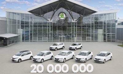 Η ŠKODA AUTO σπάει το φράγμα των 20 εκατομμυρίων αυτοκινήτων» • Ξεκίνησε η γραμμή παραγωγής στο εργοστάσιο Kvasiny για το αυτοκίνητο ορόσημο ŠKODA KAROQ, • Το 1905, η παραγωγή αυτοκινήτων ξεκίνησε στο Mlada Boleslav με το Laurin & Klement Voiturette • Το νέο ŠKODA KAROQ θα λανσαριστεί στις αγορές στα τέλη Οκτωβρίου 2017. Στην Ελλάδα αναμένεται στις αρχές του 2018. Στο εργοστάσιο της ŠKODA AUTO Kvasiny, το 20ό εκατομμυριοστό αυτοκίνητο της εταιρείας κύλισε από τη γραμμή παραγωγής. Το αυτοκίνητο ορόσημο είναι ένα ŠKODA KAROQ το οποίο υπογραμμίζει την επιτυχημένη στρατηγική ανάπτυξης της ŠKODA AUTO. Η ανάπτυξη της εταιρείας ήταν αξιοσημείωτη, ιδιαίτερα από τότε που έγινε μέλος του ομίλου Volkswagen το 1991. "Η παραγωγή 20 εκατομμυρίων αυτοκινήτων αποτελεί τεράστιο ορόσημο στην ιστορία της εταιρείας μας", δηλώνει ο Διευθύνων σύμβουλος της ŠKODA AUTO Bernhard Maier. "Στόχος μας είναι να κατακτήσουμε και πάλι ένα ρεκόρ παραγωγής και πωλήσεων για αυτή τη χρονιά. Πιστεύουμε ότι αυτό θα επιτευχθεί χάρη στη στρατηγική μας για το 2025, η οποία θα προετοιμάσει με μεγάλη ακρίβεια τη ŠKODA AUTO για τις επικείμενες αλλαγές της κοινωνίας και της αυτοκινητοβιομηχανίας". "Έχουμε 20 εκατομμύρια λόγους για να είμαστε περήφανοι", αναφέρει το μέλος του Διοικητικού συμβουλίου της ŠKODA για την παραγωγή και τις μεταφορές, προσθέτοντας: "Αυτό το επίτευγμα υπογραμμίζει την απόδοση των εργοστασίων παραγωγής μας καθώς και την εξειδίκευση της ομάδας μας". Η ŠKODA AUTO είναι ένας από τους μεγαλύτερους κατασκευαστές αυτοκινήτων στον κόσμο. Ήδη από το 1905 η εταιρεία ξεκίνησε την παραγωγή αυτοκινήτων στο Mladá Boleslav με το Voiturette A το οποίο δημιουργήθηκε και εξελίχθηκε από τους ιδρυτές της εταιρείας Laurin και Klement. Από τότε, η ŠKODA AUTO παρήγαγε 20 εκατομμύρια οχήματα στα εργοστάσιά της σε όλο τον κόσμο. Τότε, όπως και τώρα, η κινητικότητα βρίσκεται σε ιστορική καμπή. Στις αρχές του 20ού αιώνα έγινε εμφανής ο θρίαμβος του αυτοκινήτου έναντι άλλων μορφών ατομικής μεταφοράς και λίγο αργότερα ξεκίνησε η μαζική μετακίνηση. Σήμερα, η αυτοκινητοβιομηχανία αντιμετωπίζει επίσης ριζικές αλλαγές και προκλήσεις οι οποίες χαρακτηρίζονται από τα βασικά θέματα της ηλεκτροκίνησης, της αυτόνομης οδήγησης και της συνδεσιμότητας. Με τη στρατηγική του 2025, η ŠKODA AUTO είναι πολύ καλά προετοιμασμένη για όλες αυτές τις προκλήσεις ενώ πιέζει δυναμικά εφαρμόζοντας την ηλεκτροκίνηση στη γκάμα των μοντέλων της προσφέροντας πέντε αμιγώς ηλεκτρικά μοντέλα σε διάφορες κατηγορίες έως το 2025. Με το ŠKODA VISION E ο κατασκευαστής παρουσίασε το όραμά του για ηλεκτρική και αυτόνομη οδήγηση στην Έκθεση της Φρανκφούρτης. Επιτυχημένη μάρκα υψηλού όγκου πωλήσεων Η εξέλιξη της ŠKODA AUTO ήταν χαρακτηριστική, ιδιαίτερα από τότε που έγινε μέλος του Ομίλου Volkswagen πριν από 26 χρόνια. Έκτοτε, η εταιρεία είχε μια ραγδαία αύξηση και κατάφερε και πάλι να γίνει μια διεθνώς επιτυχημένη μάρκα υψηλού όγκου πωλήσεων, η οποία διαθέτει σήμερα επτά μοντέλα και περισσότερες από 40 παραλλαγές τους. Στο πλαίσιο της στρατηγικής της ανάπτυξης, η ŠKODA AUTO χρησιμοποιεί ένα διεθνές και αποτελεσματικό δίκτυο παραγωγής. Σήμερα όλα τα αυτοκίνητα ŠKODA κατασκευάζονται σε συνολικά 15 εργοστάσια σε οκτώ χώρες, ενώ τα τελευταία χρόνια, η ŠKODA επέκτεινε περαιτέρω την παραγωγική τους δυνατότητα. Από το 1991 έχει επενδύσει περισσότερα από 300 εκατομμύρια τσέχικες κορώνες σε παραγωγικές διαδικασίες και εργοστάσια μόνο στην Τσέχικη Δημοκρατία. Το 2014, η ŠKODA παρήγαγε για πρώτη φορά περισσότερα από ένα εκατομμύριο οχήματα σε ένα ημερολογιακό έτος. Τον Δεκέμβριο του 2016, το 19εκατομμυριοστό αυτοκίνητο της μάρκας πέρασε τη γραμμή παραγωγής στο κεντρικό εργοστάσιο της Mlada Boleslav. Τα επόμενα χρόνια, η ŠKODA AUTO θα συνεχίσει την αναπτυξιακή της στρατηγική η οποία θα έχει σαν βασικό άξονα επικοινωνίας τη νέα καμπάνια των SUV η οποία ξεκίνησε πέρυσι. Το τελευταίο επίτευγμα είναι το νέο ŠKODA KAROQ, το οποίο θα θέσει νέα σημεία αναφοράς στην κατηγορία των SUV η οποία αναπτύσσεται δυναμικά. Το λανσάρισμά του στις Ευρωπαικές αγορές θα ξεκινήσει στα τέλη Οκτωβρίου 2017, ενώ στην Ελλάδα αναμένεται στις αρχές του 2018. Η σειρά μοντέλων SUV της ŠKODA περιλαμβάνει επίσης το ŠKODA KODIAQ, το οποίο έχει την επέτειο του λανσαρίσματός του, τον Φεβρουάριο του τρέχοντος έτους. Επιλεγμένα ορόσημα στην παραγωγή της ŠKODA AUTO* : • 1991 5 εκατομμύρια οχήματα ŠKODA από το 1905 • 13 Ιουλίου 2006 10 εκατομμύρια οχήματα ŠKODA από το 1905 • 8 Απριλίου 2009 12 εκατομμύρια οχήματα ŠKODA από το 1905 • 12 Οκτωβρίου 201 10 εκατομμύρια οχήματα ŠKODA από τις Εγκαταστάσεις Mladá Boleslav • 30 Ιανουαρίου 2012 14 εκατομμύρια οχήματα ŠKODA από το 1905 • 5 Φεβρουαρίου 2013 15 εκατομμύρια οχήματα ŠKODA από το 1905 • 9 Ιουλίου 2013 1 εκατομμύριο αυτοκίνητα ŠKODA στην Κίνα από το 2007 • 26 Αυγούστου 2013 4 εκατομμύρια ŠKODA OCTAVIAs • 19 Μαρτίου 2014 11 εκατομμύρια οχήματα ŠKODA από το εργοστάσιο του Mlada Boleslav • 10 Δεκεμβρίου 2014 Η παραγωγή ŠKODA AUTO φτάνει το 1 εκατομμύριο οχήματα το 2014 και για πρώτη φορά τις 1 εκατομμύριο μονάδες σε ένα έτος • 24 Νοεμβρίου 2015 12 εκατομμύρια οχήματα ŠKODA από το εργοστάσιο Mladá Boleslav • 19 Ιανουαρίου 2016 18 εκατομμύρια οχήματα ŠKODA από το 1905 • 19 Δεκεμβρίου 2016 19 εκατομμύρια οχήματα ŠKODA από το 1905 • 26 Σεπτεμβρίου 2017 20 εκατομμύρια οχήματα ŠKODA από το 1905 * Στοιχεία παραγωγής συμπεριλαμβανομένων των αυτοκινήτων L&K.