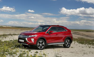 Το Eclipse Cross της Mitsubishi Motors απέσπασε 5 αστέρια στις Δοκιμές Αξιολόγησης Ασφάλειας του EURO NCAP 97% για την προστασία Ενηλίκων 80% για την προστασία Πεζών Η Mitsubishi Motors Corporation (MMC) ανακοίνωσε ότι το νέο Eclipse Cross SUV Coupe πέρασε το τεστ ασφάλειας του 2017 Euro NCAP με κορυφαία επίδοση που του εξασφάλισε πέντε αστέρια. Με την ασφάλεια να αποτελεί ένα από τα ισχυρά ατού του, το Eclipse Cross συγκέντρωσε την υψηλότερη βαθμολογία στην κατηγορία των ‘Small Off-roader’, με σκορ 97% για την Προστασία Ενηλίκων Επιβατών και 80% για την Προστασία των Πεζών. Επιπλέον, το σύστημα ‘Forward Collision Mitigation’ του νέου SUV Coupe έδειξε τις άριστες δυνατότητές του στην αποφυγή ή μείωση των επιπτώσεων μιας σύγκρουσης σε όλα τα σενάρια δοκιμών και με όλες τις ταχύτητες. Συνολικά, το Eclipse Cross βαθμολογήθηκε με άριστα σε πολλές από τις δοκιμές του Euro NCAP, εξασφαλίζοντας μία κορυφαία συνολική επίδοση και πεντάστερη κατάταξη. Το πρώτο μιας νέας γενιάς οχημάτων της Mitsubishi Motors, το Eclipse Cross συνδυάζει σύγχρονη εμφάνιση με την διάσημη πλέον τεχνογνωσία της εταιρίας στους τομείς SUV & 4WD. Η MMC ξεκίνησε την αποστολή του νέου Eclipse Cross compact SUV στην Ευρώπη, στις 3 Οκτωβρίου 2017. Θα διατίθεται τελικά σε περίπου 80 αγορές σε όλο τον κόσμο, συμπεριλαμβανομένης της Αυστραλίας, Β. Αμερικής και Ιαπωνίας. Περίπου 50.000 μονάδες προγραμματίζεται να διατεθούν προς πώληση κατά τη διάρκεια του τρέχοντος οικονομικού έτους (Λήξη 30 Μαρτίου, 2018).