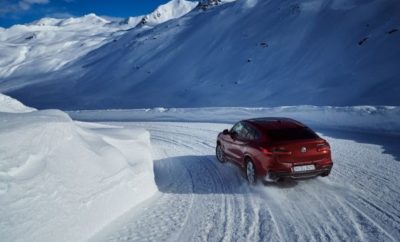 Η νέα BMW X4 (κατανάλωση μικτού κύκλου: 9.0 –5.4 l/100 km, εκπομπές CO2 στο μικτό κύκλο: 209 –142 g/km) κάνει επίδειξη ισχύος πριν την επίσημη παρουσίασή της στο 88ο Διεθνές Σαλόνι Αυτοκινήτου της Γενεύης, αφού θα ταξιδέψει από Μόναχο μέσω Νταβός προς Γενεύη, για να γιορτάσει την παγκόσμια πρεμιέρα της. Fl ü ela Pass Davos : η κορυφή της δυναμικής οδήγησης. Όλοι οι σταθμοί από όπου θα περάσει στο πρώτο της ταξίδι, σχεδιάστηκαν για να αναδείξουν τα δυνατά σημεία της νέας BMW X4. Πρώτος σταθμός στο road book είναι το Πέρασμα Flüela. Σ’ αυτή την ορεινή και γεμάτη στροφές διαδρομή που διασχίζει τις Ελβετικές Άλπεις σε υψόμετρο 2.383 m πάνω από την επιφάνεια της θάλασσας, η νέα BMW X4 αναμένεται να συναντήσει χιόνι βάθους άνω του ενός μέτρου. Σε τέτοιες ακραίες καιρικές συνθήκες, η δεύτερη γενιά του επιτυχημένου μοντέλου της BMW μπορεί να αξιοποιήσει πλήρως τις δυναμικές ικανότητες που διαθέτει. Το σύστημα ευφυούς τετρακίνησης BMW xDrive, στάνταρ σε όλα τα μοντέλα, κάνει την BMW X4 εξαιρετικά ευέλικτη και σπορ. Η τελευταία έκδοση του συστήματος χαρακτηρίζεται από μειωμένο βάρος και βελτιστοποιημένη απόδοση. Επιπλέον, ο ακριβής ηλεκτρονικός έλεγχος εγγυάται σπορ κατανομή ισχύος, σε κλασικό στυλ BMW. Στις συνεχόμενες και χιονισμένες φουρκέτες του Flüela Pass, το xDrive που μεταφέρει περισσότερη ισχύ στους πίσω τροχούς, θα βρίσκεται στο στοιχείο του. Το δυναμικό στρίψιμο μετατρέπει την οδήγηση της X4 σε μία συγκλονιστική οδηγική εμπειρία σε τέτοιες συνθήκες. Με χαμηλότερο κέντρο βάρους συγκριτικά με του προηγούμενου μοντέλου και μείον 50 kg από το συνολικό βάρος, οι ισχυροί κινητήρες υπόσχονται ακόμα καλύτερη συμπεριφορά και συναρπαστική οδηγική απόλαυση. Λίμνη Γενεύης: πρεμιέρα για ένα ισχυρό και εξωστρεφή αθλητή. Ο τελικός σταθμός του πρώτου ταξιδιού είναι η Λίμνη της Γενεύης. Οι ακτές της μεγαλύτερης λεκάνης γλυκού νερού στην Ευρώπη με φόντο το θεαματικό Mont Blanc είναι το τέλειο σκηνικό για να προβληθεί η γοητεία της νέας BMW X4. Το ήδη σπορ εξωτερικό έχει αποκτήσει μία πολύ πιο αθλητική και ώριμη εμφάνιση στο νέο μοντέλο. Αυτό οφείλεται μεταξύ άλλων στο αυξημένο κατά 8 cm περίπου μήκος του αυτοκινήτου, στο αισθητά φαρδύτερο μετατρόχιο, τους ‘γραμμωμένους’ ώμους και στην απαλή καμπύλη της οροφής. Όλα αυτά κάνουν τη νέα BMW X4 πραγματικά εντυπωσιακή μπροστά σ’ αυτό το εκθαμβωτικό τοπίο. Λίγες ημέρες αργότερα, στις 8 Μαρτίου, η BMW X4 θα παρουσιαστεί στο Διεθνές Σαλόνι Αυτοκινήτου της Γενεύης, την ημέρα που θα ανοίξει τις πύλες της στο κοινό. Η νέα BMW X4 θα αντικαταστήσει το προηγούμενο μοντέλο, που σημείωσε μεγάλη επιτυχία από το 2013 που παρουσιάστηκε για πρώτη φορά. Περίπου 200.000 μονάδες αυτού του Sports Activity Coupé πουλήθηκαν σε λιγότερο από πέντε χρόνια.