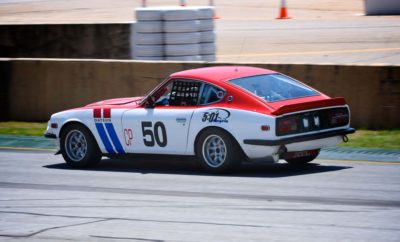 Η ένδοξη ιστορία της Nissan στο Classic Motorsports Mitty Η Nissan γιόρτασε την πλούσια ιστορία της στον μηχανοκίνητο αθλητισμό, το περασμένο Σαββατοκύριακο στην Georgia των Η.Π.Α., όπου δεκάδες Datsun και Nissan συμμετείχαν στο φεστιβάλ του Classic Motorsports Mitty. Στο Mitty, τα θρυλικά αυτοκίνητα Nissan και Datsun από ομάδες που έγραψαν ιστορία, βρέθηκαν στο Road Atlanta, όπου οι φίλοι της μάρκας είχαν την ευκαιρία να τα απολαύσουν. Εκεί έδωσε το παρών και ο θρύλος των αγώνων John Morton, που αγωνίστηκε με μια ρεπλίκα του 1971, την χρονιά που κέρδισε το πρωτάθλημα BRE Datsun 240Z. Τον αγώνα όλων των Nissan/Datsun του περασμένου Σαββάτου, κέρδισε ο Alex McDowell με το Nissan Skyline GT-R του 1971. Για όσους δεν είχαν την τύχη να παρακολουθήσουν αυτό το εξαιρετικό φεστιβάλ αγώνων κλασσικών αυτοκινήτων, μπορούν να απολαύσουν στιγμιότυπα στο