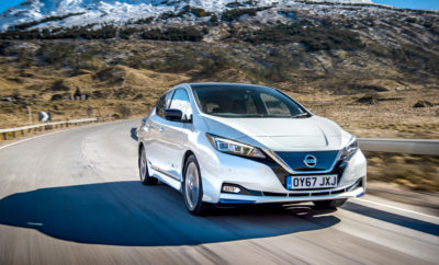 Το νέο Nissan LEAF κατέκτησε το βραβείο “Best Electric Car” To νέο Nissan LEAF πήρε το βραβείο “Best Electric Car” στα ετήσια βραβεία του DieselCar και EcoCar του Ηνωμένου Βασιλείου, μιας γιορτής του αυτοκινήτου για τα πιο αποτελεσματικά καινούργια αυτοκίνητα της αγοράς σήμερα. Η συντακτική ομάδα του DieselCar και EcoCar αξιολόγησε περισσότερα από 175 νέα μοντέλα σε καθημερινές συνθήκες οδήγησης, χρησιμοποιώντας ένα ολοκληρωμένο σύστημα βαθμολόγησης οδικών δοκιμών, μέσω του οποίου προέκυψαν οι τελικές βαθμολογίες. "Αν θέλετε ένα βαρόμετρο του τοπίου των ηλεκτροκίνητων οχημάτων, το καλύτερο που έχετε να κάνετε είναι να δείτε το νέο LEAF", δήλωσε ο Ian Robertson, συντάκτης των περιοδικών DieselCar και EcoCar. Επιπλέον σημείωσε πως "Ενώ τα ηλεκτροκίνητα οχήματα ήταν ελκυστικά για τους πρωτοπόρους αγοραστές και αυτούς που είχαν και δεύτερο αυτοκίνητο, με το νέο LEAF η ηλεκτροκίνηση γίνεται προσιτή σε ένα πολύ ευρύτερο κοινό”. To βραβείο “Best Electric Car” έρχεται να προστεθεί στο “χαρτοφυλάκιο” διακρίσεων του νέου LEAF, ακολουθώντας το βραβείο του “Πράσινου” Αυτοκινήτου της Χρονιάς, όπως και τη διάκριση των 5 αστέρων στις τελευταίες δοκιμές ασφαλείας του Euro NCAP. Το νέο Nissan LEAF με μηδενικές εκπομπές ρύπων ενσαρκώνει το Nissan Intelligent Mobility, το όραμα της μάρκας για την αλλαγή του τρόπου με τον οποίο τα οχήματα τροφοδοτούνται, οδηγούνται και ενσωματώνονται στην κοινωνία. Το νέο Nissan LEAF, θα είναι διαθέσιμο στην Ελληνική αγορά εντός του Μαΐου.