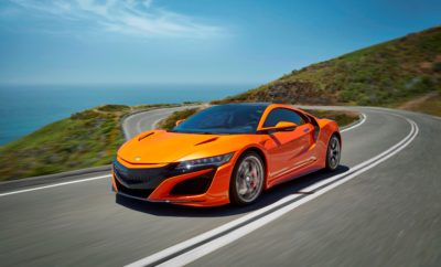 Η Honda αναβαθμίζει το επαναστατικό, υβριδικό supercar NSX • Δυναμική συμπεριφορά βελτιωμένη με αναβαθμίσεις πλαισίου, ελαστικά νέων προδιαγραφών και ρύθμιση του Sport Hybrid • Ανανεωμένη εμφάνιση με την προσθήκη της νέας, εντυπωσιακής απόχρωσης Thermal Orange Pearlescent Η Honda ανακοίνωσε μία σειρά αναβαθμίσεων για το 2019 NSX, που αναμένεται να κάνουν το επαναστατικό, υβριδικό supercar ακόμα πιο απολαυστικό σε καθημερινή χρήση, και πιο συναρπαστικό στην πίστα. Η έμφαση δόθηκε στην αναβάθμιση του δυναμικού χαρακτήρα του αυτοκινήτου, διατηρώντας παράλληλα την άριστη καθημερινή χρηστικότητα. Η Honda εφοδίασε το 2019 NSX με μεγαλύτερες εμπρός και πίσω αντιστρεπτικές δοκούς, που αυξάνουν την ακαμψία κατά 26% μπροστά και 19% πίσω. Οι πίσω πλήμνες και τα σαϊλενμπλόκ στους βραχίονες ελέγχου σύγκλισης είναι επίσης σκληρότερα, βελτιώνοντας την απόκριση του πλαισίου. Η απαράμιλλη δομική ακαμψία του Honda NSX αποτελεί την ιδανική πλατφόρμα για την τέλεια ρύθμιση της ανάρτησης και του συστήματος διεύθυνσης. Πέραν των αναβαθμίσεων των εξαρτημάτων για το 2019, η Honda έχει αναθεωρήσει και το λογισμικό που ελέγχει το σύστημα κίνησης Sport Hybrid SH-AWD®, το σύστημα διεύθυνσης με ηλεκτρική υποβοήθηση, το σύστημα Vehicle Stability Assist και τους ενεργούς μαγνητοροϊκούς αποσβεστήρες. Οι αποσβεστήρες παρέχουν τώρα βελτιωμένη οδηγική άνεση και απόκριση στην πιο μαλακή ρύθμιση του NSX, διατηρώντας παράλληλα τις πιο σκληρές ρυθμίσεις για υψηλότερες ταχύτητες και οδήγηση στην πίστα. Σε συνδυασμό με τις αναβαθμίσεις των εξαρτημάτων και του λογισμικού του πλαισίου, το 2019 NSX θα εφοδιάζεται στάνταρ με ελαστικά υψηλών επιδόσεων Continental SportContactTM 6. Τα ελαστικά αυτά που εξελίχθηκαν ειδικά για το NSX, παρέχουν βελτιωμένη δυναμική απόκριση και πληροφόρηση (feedback) στο φρενάρισμα, το στρίψιμο και την επιτάχυνση – σε βρεγμένο και στεγνό δρόμο. Η Honda έκανε αυτές τις αλλαγές με σκοπό να πετύχει καλύτερη απόκριση, αλλά και βελτιωμένη ευστάθεια και έλεγχο στην πίστα, σε οριακές συνθήκες οδήγησης. Ενδεικτικό των βελτιώσεων είναι ότι το 2019 NSX καταγράφηκε κατά δύο δευτερόλεπτα ταχύτερο από το τρέχον μοντέλο στο παγκοσμίου φήμης σιρκουί της Suzuka. Οι αναβαθμίσεις στον κινητήρα για το 2019 model-year περιλαμβάνουν αναβαθμισμένα μπεκ, βελτίωση στη διαχείριση θερμότητας του υπερσυμπιεστή και νέο φίλτρο σωματιδίων ώστε το NSX να συμμορφώνεται με το πρότυπο εκπομπών ρύπων Euro 6d-TEMP, διατηρώντας το υψηλό επίπεδο επιδόσεων. Το 2019 NSX έχει αναβαθμιστεί και εξωτερικά. Το αυτοκίνητο διατίθεται με τη νέα απόχρωση Thermal Orange Pearlescent, ενώ ο πελάτης μπορεί επιπρόσθετα να επιλέξει πορτοκαλί δαγκάνες για τα προαιρετικά carbon-κεραμικά δισκόφρενα. Το φινίρισμα χρωμίου στο πάνω πλαίσιο της μάσκας είναι τώρα ασορτί με το αμάξωμα, ενώ ένα νέο γυαλιστερό μαύρο φινίρισμα χρησιμοποιείται στο πλέγμα μπροστά και στους πίσω προφυλακτήρες. Για το εσωτερικό, οι αγοραστές μπορούν να επιλέξουν πλήρως δερμάτινο σαλόνι, ή μία νέα ταπετσαρία Indigo Blue εφόσον παραγγείλουν τον συνδυασμό Alcantara® και δέρματος. Η παραγωγή του Honda NSX ΜΥ 2019 πρόκειται να ξεκινήσει τον Αύγουστο του 2018, με τις πρώτες παραδόσεις των πελατών προς το τέλος της χρονιάς. Η παραγγελιοληψία ήδη ξεκίνησε.