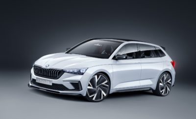 Το SKODA VISION RS αποκαλύπτεται στο Παρίσι • Το SKODA VISION RS δίνει μία πρόγευση του design των μικρομεσαίων μοντέλων της SKODA στο μέλλον • Το πρωτότυπο VISION RS αποτίει φόρο τιμής στη μακρά παρουσία της SKODA στο Motorsport • Στο VISION RS το σπορ DNA και οι επιδόσεις συνδυάζονται αρμονικά με χρήση οικολογικών υλικών και ένα γνήσια «πράσινο» χαρακτήρα Η SKODA αποκαλύπτει στο εφετινό Σαλόνι Αυτοκινήτου του Παρισιού το VISION RS, τον προπομπό ενός μελλοντικού σπορ κόμπακτ μοντέλου και ταυτόχρονα το επόμενο στάδιο εξέλιξης της σειράς RS. Αποτίοντας φόρο τιμής στην ιστορία των 117 ετών της SKODA στο μηχανοκίνητο αθλητισμό, τα μελλοντικά RS θα είναι πιο σπορ και θα γεννούν ακόμα πιο έντονα συναισθήματα. Ταυτόχρονα θα είναι ακόμα πιο κοντά στη βιώσιμη ανάπτυξη χάρη στα φυτικής προέλευσης υλικά και στον εξηλεκτρισμό των κινητήριων συστημάτων. Επιπλέον, το SKODA VISION RS δίνει μια εικόνα του μελλοντικού μοντέλου της SKODA στη δημοφιλή μικρομεσαία κατηγορία. Το ηλεκτρικό σύστημα κίνησης εξασφαλίζει στο SKODA VISION RS πολύ υψηλά δυναμικά χαρακτηριστικά σε συνδυασμό με οικονομία και χαμηλούς ρύπους. Η plug-in τεχνολογία κίνησής του συνδυάζει έναν κινητήρα βενζίνης 1,5 λίτρων και 110 kW (150 PS) με έναν ηλεκτρικό κινητήρα 75 kW, με αποτέλεσμα η συνολική απόδοση να είναι 180 kW (245 PS). Οι εκπομπές CO2 των μόλις 33 g/km υπογραμμίζουν τον «πράσινο» χαρακτήρα του μοντέλου. Παράλληλα, το SKODA VISION RS μπορεί να κινηθεί καθαρά ηλεκτρικά και ως εκ τούτου χωρίς την εκπομπή ρύπων κάποιου είδους για απόσταση έως και 70 χιλιόμετρα. “Με το SKODA VISION RS προχωράμε στο επόμενο βήμα της σχεδιαστικής εξέλιξης των μοντέλων RS. Με τις καθαρές γραμμές και τις έντονες ακμές του αποπνέει ισχύ και δυναμισμό, στοιχεία που ενισχύονται από το εμφανώς αεροδυναμικό αμάξωμα και τα στοιχεία από ανθρακονήματα. Το εσωτερικό του απεικονίζει την επιτυχημένη ιστορία της SKODA στο μηχανοκίνητο αθλητισμό. Χάρη στη διαισθητικές λειτουργίες του ο οδηγός μπορεί να επικεντρωθεί σε αυτό που είναι το πιο σημαντικό: στην οδήγηση» - Oliver Stefani, επικεφαλής του Design της SKODA (Head of Design). Η plug-in υβριδική μονάδα κίνησης του SKODA VISION RS μεταδίδει την ισχύ μέσω ενός αυτόματου κιβωτίου DSG 6 σχέσεων. Το πρωτότυπο μπορεί να επιταχύνει από στάση έως τα 100 χλμ./ώρα σε 7,1 δευτερόλεπτα και η τελική του ταχύτητα ανέρχεται στα 210 χλμ./ώρα. Ταυτόχρονα, το SKODA VISION RS επιταχύνει από τα 80 στα 120 χλμ./ώρα σε 8,9 δευτερόλεπτα. Το αμάξωμα του SKODA VISION RS συνδυάζει δυναμικά και σπορ χαρακτηριστικά, στοιχεία από ανθρακόνημα καθώς και εξαιρετική αεροδυναμική σχεδίαση με αρμονικές γραμμές. Αποτελεί την πρώτη ένδειξη της μελλοντικής σχεδιαστικής γλώσσας των σπορ μοντέλων της SKODA. Οι δυναμικές εντυπώσεις συνεχίζονται και στο εσωτερικό, με τον ακριβή όσο και minimal σχεδιασμό του. Με τη μεγάλη κεντρική οθόνη, τα σπορ καθίσματα, τις χαρακτηριστικές έγχρωμες πινελιές καθώς και τις λεπτομέρειες είτε από ανθρακόνημα είτε από κρύσταλλο, είναι εμφανές πως η γλώσσα σχεδίασης του SKODA VISION RS έχει εξελιχθεί σε κάθε της λεπτομέρεια από αυτήν του SKODA VISION X. Από κάθε γωνία του το SKODA VISION RS κάνει σαφή το μοναδικό του χαρακτήρα αλλά και την ολοκαίνουργια μορφή του DNA των μοντέλων RS. Το έντονα ανάγλυφο και διαμορφωμένο με ιδιαίτερη ακρίβεια καπό ενσωματώνει ένα φωτιζόμενο λογότυπο της SKODA από κρύσταλλο. Φωτιζόμενες είναι και οι μαύρες, γυαλισμένες γρίλιες της μάσκας, που δημιουργούν ένα χαρακτηριστικό σχήμα που είναι επίσης καινούργιο για την οικογένεια των RS. Ανθρακόνημα χρησιμοποιείται και στις πλευρικές εξαγωγές αέρα, που βελτιώνουν και την αεροδυναμική, καθώς και στις εισαγωγές αέρα και στο εμπρός σπόιλερ, που ενισχύουν και το σχήμα της μάσκας. Σε συνδυασμό με τα χαρακτηριστικά φώτα ημέρας, οι προβολείς, οι οποίοι αποτελούνται από τέσσερα κρύσταλλα, δείχνουν σαν να εστιάζουν στο δρόμο. Μαζί με τους προβολείς ομίχλης εξασφαλίζουν στο αυτοκίνητο έναν ιδιαίτερα σπορ χαρακτήρα. Η ψηφιοποίηση και η διασύνδεση είναι δύο ιδιαίτερα σημαντικοί άξονες της στρατηγικής της SKODA για το 2025. Το SKODA VISION RS συμβολίζει το επόμενο βήμα προς το ψηφιακό μέλλον, όπου οι οδηγοί και τα οχήματα θα είναι συνεχώς online και θα επικοινωνούν ο ένας με τον άλλο μέσω του Internet. Έτσι το Amazon Alexa Voice Service είναι πλέον ενταγμένο στο SKODA Connect. Η κεντρική οθόνη του ταμπλό αποτελεί βασικό στοιχείο του εσωτερικού. Από αυτήν ελέγχονται διάφορες παράμετροι του αυτοκινήτου, όπως για παράδειγμα η επιλογή ενός από τα τρία προγράμματα οδήγησης, καθώς και η μεγάλη γκάμα των επιλογών διασύνδεσης και infotainment. Ακριβώς όπως και στο SKODA VISION X έτσι και εδώ η υψηλής ανάλυσης, έγχρωμη οθόνη αφής μπορεί να μετακινηθεί προς τα πάνω με το πάτημα ενός μπουτόν και να αποκαλύψει μια βάση σύνδεσης και φόρτισης για smartphone η οποία δημιουργεί και μια σύνδεση με το Internet. Αυτό σημαίνει πως το SKODA VISION RS είναι συνεχώς online και επιτρέπει την πρόσβαση στις υπηρεσίες του SKODA Connect mobile online. Αυτές είναι διαχωρισμένες στις Infotainment Online, Care Connect και Emergency Call. Το Infotainment Online περιλαμβάνει online πληροφορίες για την κίνηση και το Care Connect μεταξύ άλλων το Proactive Service, που δημιουργεί, όταν χρειάζεται, σύνδεση με την εξυπηρέτηση πελατών ή το συνεργείο. Το Emergency Call (Κλήση Έκτακτης Ανάγκης) μπορεί να ενεργοποιηθεί και χειροκίνητα, ενώ θα καλέσει αυτόματα για βοήθεια αν ενεργοποιηθούν οι αερόσακοι ή οι προεντατήρες των ζωνών ασφαλείας.