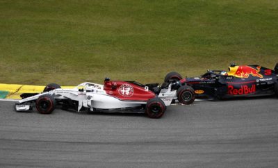 H Alfa Romeo Sauber F1 Team φεύγει από το Σάο Πάολο μετά από έναν φανταστικό αγώνα του Charles Leclerc και εδραιωμένη στην 8η θέση του πρωταθλήματος Κατασκευαστών. Η απόδοση στις κατατακτήριες δοκιμές ήταν πολύ δυνατή, η καλύτερη της σεζόν για την Ελβετική ομάδα. Ο Marcus Ericsson και ο Charles Leclerc ξεκίνησαν από την 6η και 7η θέση της εκκίνησης, αναζητώντας βαθμούς με κάθε τρόπο. Τα πάντα συνηγορούσαν για ένα δυνατό αγώνα, δυστυχώς όμως η ένταση της εκκίνησης στο Βραζιλιάνικο Grand Prix, είχε ως αποτέλεσμα να εξελιχθούν δυο διαφορετικοί αγώνες για τους οδηγούς μας. Ενώ ο Charles Leclerc είχε μια δυνατή εκκίνηση και κέρδισε θέσεις στον πρώτο γύρο, ο Marcus Ericsson βρέθηκε αντιμέτωπος με ένα διαφορετικό σετ προκλήσεων. Ανυπομονώντας να εκμεταλλευτεί στο μέγιστο τη δυνατή του θέση, ο Σουηδός οδηγός έκανε ότι μπορούσε για να την διατηρήσει, παρότι είχε μια δύσκολη μάχη μπροστά του. Μετά από μια επαφή μ' ένα άλλο μονοθέσιο στους πρώτους γύρους αντιμετώπισε πρόβλημα στην εμπρός πτέρυγα και στο πάτωμα. Παρότι η ομάδα τον έβαλε στα πιτ και προσπάθησε να φτιάξει το μονοθέσιό του, τελικά υποχρεώθηκε σε εγκατάλειψη. Από την άλλη πλευρά ο Leclerc είχε ακόμη μια δυνατή και σταθερή απόδοση, δίνοντας μάχη στο άνω άκρο του μέσου της κατάταξης καθόλη τη διάρκεια του αγώνα. Τερματίζοντας 7ος, για 3η φορά φέτος ο πρωτάρης Μονεγάσκος πήρε άλλους 6 βαθμούς και ανέβηκε στην 14η θέση του πρωταθλήματος Οδηγών, έχοντας συνολικά 33 βαθμούς. Η Alfa Romeo Sauber F1 Team έχει μαζέψει 42 βαθμούς και βρίσκεται στην 8η θέση του Πρωταθλήματος Κατασκευαστών. Ο Marcus Ericsson βρίσκεται στην 17η θέση του πρωταθλήματος Οδηγών. με συγκομιδή 9 βαθμών φέτος. Marcus Ericsson (μονοθέσιο Νο 9): C37 (Chassis 05/Ferrari) Αποτέλεσμα: Εγκατέλειψε. Εκκίνησε με την πολύ μαλακή γόμα και μετά από 18 γύρους έβαλε τη μέση γόμα. «Απογοητευτικό φινάλε ενός σπουδαίου Σαββατοκύριακου. Είχα επαφή μ' ένα άλλο μονοθέσιο μετά την εκκίνηση. Ως αποτέλεσμα το μονοθέσιο ήταν δύσκολο στην οδήγηση. Άλλαξε η ισορροπία κρατήματος ήταν διαφορετική από το υπόλοιπο Σαββατοκύριακο και η ζημιά χειροτέρευε σταδιακά. Υποχρεωθήκαμε σ' εγκατάλειψη, είναι κρίμα ειδικά μετά το φανταστικό αποτέλεσμα στις κατατακτήριες δοκιμές. Θα επιστρέψουμε πιο δυνατοί για τον τελευταίο αγώνα της χρονιάς στο Άμπου Ντάμπι.» Charles Leclerc (μονοθέσιο Νο 16): C37 (Chassis 02/Ferrari) Αποτέλεσμα: 7ος. Εκκίνησε με την πολύ μαλακή γόμα, μετά από 35 γύρους έβαλε τη μέση γόμα. «Είμαι πολύ χαρούμενος με τον αγώνα, η 7η θέση είναι θετικό αποτέλεσμα και μας ικανοποιεί. Ήταν διασκεδαστική η οδήγηση σ' αυτή την πίστα. Πήραμε βαθμούς, σταθεροποιηθήκαμε στην 8η θέση του πρωταθλήματος Κατασκευαστών, αυτό είναι ένα θετικό συναίσθημα για όλη την ομάδα. Ανυπομονώ να δω τι μπορούμε να καταφέρουμε στο Άμπου Ντάμπι.» Frédéric Vasseur, Επικεφαλής Ομάδας και διευθύνων σύμβουλος της Sauber Motosport AG: «Συνολικά ήταν ένα θετικό Σαββατοκύριακο για την ομάδα μας. Αμφότεροι οι οδηγοί είχαν δυνατή απόδοση στις κατατακτήριες δοκιμές και εκκίνησαν στον αγώνα από το άνω άκρο του μέσου της κατάταξης. Ο Charles τερμάτισε στον αγώνα 7ος και αυτό είναι ένα καλό βήμα για να σιγουρέψουμε την 8η θέση στο πρωτάθλημα κατασκευαστών. Παραταύτα φεύγουμε από το Σάο Πάολο με ανάμεικτα συναισθήματα καθώς ο Marcus υποχρεώθηκε σ' εγκατάλειψη του αγώνα. Είχε επαφή μ' ένα άλλο μονοθέσιο, έπαθε ζημιά το πάτωμα και το ρύγχος, οπότε ήταν αδύνατο να τερματίσει. Παραταύτα ο ρυθμός μας ήταν καλός και δίνουμε μάχη για θέσεις στο πρωτάθλημα. Η πρόοδος συνεχίζεται, αυτό είναι μια ανταμοιβή για τη σκληρή δουλειά μας, τόσο στην πίστα όσο και στο εργοστάσιό μας στην Ελβετία, κατά τη διάρκεια της χρονιάς. Ανυπομονώ να κλείσουμε τη σεζόν με μια δυνατή εμφάνιση στο Άμπου Ντάμπι.»