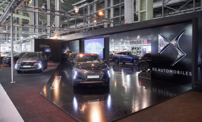 Η DS Automobiles παρουσίασε για μία ακόμα φορά την εξέλιξη και την τεχνογνωσία της στα πολυτελή αυτοκίνητα, συστήνοντας το κομψό και παριζιάνικο lifestyle. Η μάρκα που δε σταματά να μαγνητίζει όλα τα βλέμματα και να κατακτά καινούργιο κοινό, αποκάλυψε την Παρασκευή 9 Νοεμβρίου και στα πλαίσια της “Αυτοκίνηση EKO 2018”, το νέο, εκκεντρικό compact SUV DS 3 CROSSBACK. Αποκαλύπτοντας τη νέα, εντυπωσιακή γενιά του μικρότερου μοντέλου της, η DS Automobiles έδωσε στο κοινό μια πρώτης τάξεως ευκαιρία να έρθει σε επαφή με τα κορυφαία τεχνικά χαρακτηριστικά του, που κάνουν το νέο μοντέλο να ξεχωρίζει. Τα αποκαλυπτήρια έγιναν κατά τη διάρκεια της επίσημης δημοσιογραφικής παρουσίασης του νέου DS 3 CROSSBACK στην έκθεση “Αυτοκίνηση EKO 2018”, όπου ο κύριος Arnaud Ribault, Senior Vice President για τις Πωλήσεις και το Marketing της DS Automobiles παγκοσμίως, μαζί με τον κύριο Δημήτρη Καββούρη, Chief Operating Officer της μάρκας DS Automobiles στην Ελλάδα, έδωσαν το παρόν, αποκαλύπτοντας τα δυναμικά χαρακτηριστικά του νέου μέλους της DS Automobiles. O κος Καββούρης άνοιξε την εκδήλωση καλωσορίζοντας τους επισκέπτες στο περίπτερο της DS Automobiles, τονίζοντας τη σημαντικότητα του νέου DS 3 Crossback για τη μάρκα και το PSA Group, καλώντας στη συνέχεια στο βήμα τον κο A. Ribault, ο οποίος συγκεκριμένα τόνισε: “η DS σημειώνει τεράστια επιτυχία σε όλο τον κόσμο, με αποτέλεσμα οι αντιπροσωπείες να αυξάνονται ραγδαία. Το νέο DS 3 Crossback περικλείει όλη τη γαλλική τεχνογνωσία, φινέτσα, καινοτομία και την έμφαση στη λεπτομέρεια. Είμαστε σίγουροι για την επιτυχία του στην Ελλάδα!” Σχεδιασμένο να συνδυάζει την κομψότητα, την άνεση και την τεχνολογία, το νέο compact SUV DS 3 CROSSBACK, ξεχωρίζει χάρη στην επιβλητική του εμφάνιση, εντυπωσιάζοντας με τις λεπτομέρειες που υποδηλώνουν το μοντέρνο και εκλεπτυσμένο του στυλ. Το μήνυμα που καλείται να μεταφέρει είναι ακριβώς αυτό: έμφαση στην αισθητική όσο και εξοπλιστική εικόνα, με ιδιαίτερες “καμπύλες” που παραπέμπουν στην κοπή των διαμαντιών. Στο ραφιναρισμένο εσωτερικό του έχουν χρησιμοποιηθεί υψηλής ποιότητας υλικά, αφού όλα έχουν επιλεγεί με γνώμονα την ποιότητα και τη φινέτσα. Αξίζει να σημειωθεί πως η DS Automobiles είναι μία από τις ελάχιστες μάρκες που χρησιμοποιεί γνήσιο δέρμα nappa και ημι-ανιλίνη, που αποτελεί μία από τις καλύτερες ποιότητες δέρματος στον κόσμο. Πέρα όμως από τις ταπετσαρίες, την επιλογή των κορυφαίων υλικών και τη σχολαστική προσοχή στη λεπτομέρεια, το νέο DS 3 CROSSBACK συνδυάζει και τους ιδανικούς κινητήρες, που ταιριάζουν απόλυτα με το δυναμισμό του χαρακτήρα του νέου αυτού μοντέλου. Θα διατίθεται με 3 διαφορετικούς τύπους κινητήρων: PureTech βενζίνης 1,2 λίτρων σε εκδοχές ισχύος 100, 130 και 155 ίππων, οι επιλογές BlueHDi diesel που περιλαμβάνουν τις δύο εκδόσεις των 1,5 λίτρων με απόδοση 100 και 130 ίππων, αλλά και από την επόμενης χρονιά, την αμιγώς ηλεκτροκίνητη έκδοση E-Tense, βασισμένη πάνω στην καινοτόμα πλατφόρμα CMP (Common Modular Platform) του γκρουπ PSA. Το περίπτερο της DS Automobiles (Stand 24) θα φιλοξενεί τo νέο DS 3 Crossback, καθώς και τα υπόλοιπα μοντέλα της DS Automobiles στην Έκθεση Αυτοκινήτου “Αυτοκίνηση EKO 2018” και θα υποδέχεται το κοινό στο πρώην ΔΥΤΙΚΟ ΑΕΡΟΔΡΟΜΙΟ ΕΛΛΗΝΙΚΟΥ (ΑΙΘΟΥΣΑ ΞΙΦΑΣΚΙΑΣ) από τις 10 έως 18 Νοεμβρίου 2018. Διαθέσιμο για test drive στο χώρο της έκθεσης είναι το νέο SUV DS 7 Crossback, με την έκδοση 1.6 λίτρων PureTech, απόδοσης 225HP.