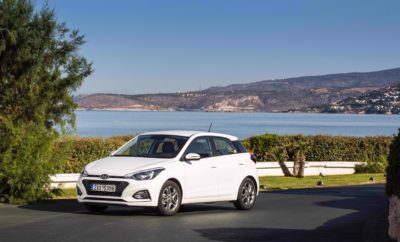 Hyundai i20 : Νο1 σε αξιοπιστία για το 2019 στη Γερμανία • Το i20 διαθέτει το χαμηλότερο ποσοστό βλαβών στην κατηγορία του στη γερμανική αγορά • Πραγματοποιήθηκαν 8,8 εκατομμύρια γενικοί έλεγχοι • Το αποτέλεσμα επιβεβαιώνει τη δέσμευση της Hyundai Motor για προϊόντα κορυφαίας ποιότητας Η Hyundai i20 κατέκτησε τον τίτλο του καλύτερου compact αυτοκινήτου στην έκθεση της TÜV για το 2019 που δημοσιεύθηκε στο Auto Bild Γερμανίας. Με μέσο όρο βλαβών μόλις 3% στις δοκιμές τεχνικού ελέγχου της TÜV Γερμανίας, το i20 γίνεται ο Βασιλιάς της αξιοπιστίας στην compact κατηγορία. Το αποτέλεσμα αυτό αποτελεί ένα σημαντικό δείκτη για τους αγοραστές καινούργιων και μεταχειρισμένων αυτοκινήτων, καθώς αποδεικνύει το κορυφαίο επίπεδο ποιότητας των οχημάτων Hyundai. Για την έκθεση της TÜV, το μεγαλύτερο γερμανικό περιοδικό αυτοκινήτου Auto Bild και η TÜV πραγματοποίησαν 8,8 εκατομμύρια γενικούς ελέγχους από τον Ιούλιο 2017 έως και τον Ιούνιο 2018. Τα οχήματα ομαδοποιήθηκαν ανάλογα με την ηλικία και την κατηγορία τους, όπως compact αυτοκίνητα έναντι σπορ αυτοκινήτων, φορτηγά και SUV ή λιμουζίνες, βενζινοκίνητα και πετρελαιοκίνητα αυτοκίνητα, υβριδικά και ηλεκτροκίνητα, χαμηλού κόστους και πιο ακριβά μοντέλα. Στην έκθεση της TÜV γίνεται διαχωρισμός των οχημάτων σε δύο- τριών, τεσσάρων-πέντε, έξι- επτά, οκτώ-εννέα και δέκα-έντεκα ετών. Ο νικητής σε κάθε ηλικιακή ομάδα είναι το αυτοκίνητο που εμφάνισε τις λιγότερο σοβαρές βλάβες. Αυτά με τη χαμηλότερη αναλογία βλαβών αποτελούν το Top Ten της συνολικής βαθμολογίας. Ταυτόχρονα, το Auto Bild ορίζει τα πιο αξιόπιστα αυτοκίνητα σε κάθε κατηγορία. Το νέο i20, που λανσαρίστηκε το καλοκαίρι του 2018, αποδεικνύει με τον πιο πειστικό τρόπο την κορυφαία ποιότητα στην κατηγορία του διαθέτοντας ήδη κινητήρες με τις μελλοντικές προδιαγραφές αντιρρυπαντικής τεχνολογίας Euro 6d-TEMP σε συνδυασμό με τη δέσμη τεχνολογιών Hyundai SmartStreamTM. Οι τεχνολογικές καινοτομίες Hyundai SmartStreamTM ενισχύουν την οικονομία, την απόδοση αλλά και την ποιότητα και απόλαυση στην καθημερινή οδήγηση, με χαμηλή κατανάλωση, χαμηλά επίπεδα θορύβου / κραδασμών και πλούσια ροπή από χαμηλές στροφές. Επομένως, το i20 οδηγεί την κατηγορία του όχι μόνο με φιλική προς το περιβάλλον τεχνολογία κίνησης αλλά και με προηγμένα χαρακτηριστικά άνεσης και ασφάλειας. Παρόλο που είναι ένα compact αυτοκίνητο, είναι διαθέσιμο τόσο με 7τάχυτο κιβώτιο διπλού συμπλέκτη (7DCT) όσο και με το σύστημα αυτόνομης πέδησης έκτακτης ανάγκης (City Autonomous Emergency Branking) , συμπεριλαμβανομένων επίσης των συστημάτων Forward Collision-Avoidance Assist (FCA) και Lane Keeping Assist (LKA). Η Hyundai διατηρεί την υπόσχεσή της για προϊόντα κορυφαίας ποιότητας, γεγονός που αποδεικνύεται από τη μοναδική εγγύηση που παρέχει η μάρκα στα προϊόντα της. Όπως όλα τα νέα μοντέλα της Hyundai, έτσι και το i20 διαθέτει το μοναδικό πακέτο πενταετούς εγγύησης απεριορίστων χιλιομέτρων, το οποίο διατίθεται αποκλειστικά στην Ευρώπη. Αυτό το πρόγραμμα φροντίδας παρέχει στους πελάτες πενταετή εγγύηση χωρίς όριο χιλιομέτρων, πενταετή οδική βοήθεια και δωρεάν τεχνικούς ελέγχους για πέντε έτη. Αν το όχημα πουληθεί, η εγγύηση μεταβιβάζεται στον επόμενο ιδιοκτήτη, μεγιστοποιώντας έτσι την αξία μεταπώλησης του οχήματος και επιπροσθέτως παρέχει στον κάτοχο άνεση για όλη την περίοδο της εγγύησης.