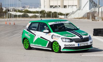 Μεγάλη επιτυχία το test-drive της SKODA στην «ΑΥΤΟΚΙΝΗΣΗ 2018» • Το test-drive που διοργανώνει η Skoda στην ΑΥΤΟΚΙΝΗΣΗ 2018 αποδεικνύεται μαγνήτης για πολύ κόσμο • Παράλληλα με τη νέα SKODA FABIA MONTE CARLO είναι διαθέσιμα και αυτοκίνητα του Ενιαίου για μια γρήγορη βόλτα σε ειδικά διαμορφωμένη πίστα • Το πρώτο Σαββατοκύριακο της έκθεσης έγιναν περίπου 150 test-drives την πρώτη μέρα και 200 τη δεύτερη Η SKODA έχει κλέψει τις εντυπώσεις στην «ΑΥΤΟΚΙΝΗΣΗ 2018»! Η νέα FABIA, στην σπορ έκδοση MONTE CARLO, υποδέχεται τους επισκέπτες στο κυρίως κτίριο της έκθεσης, μπροστά από μία τεραστίων διαστάσεων και υψηλής ανάλυσης γιγαντοοθόνη, η οποία παίζει videos εναλλάξ από τους δρόμους του πριγκιπάτου, από το διάσημο ομώνυμο αγώνα αυτοκινήτων και από τις εντυπωσιακές επιδόσεις της Fabia, στην WRC 2 του Παγκόσμιου Πρωταθλήματος Ράλλυ. Είτε κάποιο από τα παραπάνω είτε όλα μαζί συνδυαστικά, ξεσηκώνουν τους επισκέπτες οι οποίοι εκδηλώνουν έντονο ενδιαφέρον για ένα test-drive με τη νέα SKODA FABIA. Και αυτό είναι ένα σημείο που η Kosmocar, επίσημος εισαγωγέας-διανομέας της Skoda στην Ελλάδα, έχει κάνει την «κίνηση ματ» της εφετινής έκθεσης! Στον περιβάλλοντα χώρο, τέσσερις ολοκαίνουργιες Fabia είναι στη διάθεση των επισκεπτών για να τις δοκιμάσουν. Και όχι μόνο! Σε συνεργασία με τoν εξουσιοδοτημένο έμπορο SKODA Μακρής, τέσσερις ειδικά προετοιμασμένες Fabia που συμμετέχουν στους αγώνες του Ενιαίου Πρωταθλήματος είναι στη διάθεση των επισκεπτών ώστε να απολαύσουν μια γρήγορη βόλτα – ως συνοδηγοί – στην ειδικά διαμορφωμένη πίστα που έχει δημιουργηθεί για αυτό το σκοπό. Μάλιστα, όσοι έζησαν την εμπειρία έμειναν εντυπωσιασμένοι από τη δυναμική και την αίσθηση που προσφέρουν οι Fabia του Ενιαίου. Το test-drive της Skoda έχει αναδειχθεί σε ένα από τα πλέον εντυπωσιακά στοιχεία της έκθεσης ΑΥΤΟΚΙΝΗΣΗ 2018 και αυτό αποδεικνύουν οι ίδιοι οι αριθμοί: το περασμένο Σαββατοκύριακο, πρώτες μέρες λειτουργίας της, έγιναν περίπου 150 test-drives το Σάββατο και 200 test-drives την Κυριακή! Ανάλογη αναμένεται η συνέχεια και για αυτό το Σαββατοκύριακο, τελευταίες μέρες λειτουργίας της έκθεσης. Οι ενδιαφερόμενοι, θα πρέπει να προμηθευτούν σχετικό κουπόνι από τη ρεσεψιόν της Skoda εντός της έκθεσης και στη συνέχεια να κατευθυνθούν προς τον χώρο της μάρκας δίπλα στο parking για το test-drive – είτε της απλής, είτε της αγωνιστικής έκδοσης, είτε και των δύο. Η έκθεση αυτοκινήτου ΑΥΤΟΚΙΝΗΣΗ 2018 διοργανώνεται στο Ολυμπιακό Κέντρο Ξιφασκίας, στο Ελληνικό (πρώην Δυτικός Αερολιμένας Αθηνών). Θα διαρκέσει μέχρι τις 18 Νοεμβρίου, με ώρες λειτουργίας τις καθημερινές 15:00-21:00 και τα Σαββατοκύριακα 10:00-21:00.