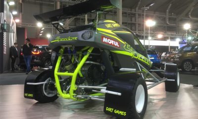 H Speedcar Motul Team Greece στην «Αυτοκίνηση ΕΚΟ 2018» Το παρών, στον ετήσιο πλέον ραντεβού με την «ΑΥΤΟΚΙΝΗΣΗ» της χώρας, θα δώσει η αγωνιστική ομάδα της Speedcar Motul Team Greece. Στο φιλόξενο stand Νο 28 της ελληνικής αντιπροσωπείας της Speedcar θα βρίσκεται το νέο Speedcar XTREM 2018, πάντα ντυμένο στα χρώματα της MOTUL! Με βάρος μόλις 320kg, πίσω κίνηση και κινητήρα 750cc με 155hp, το συγκεκριμένο όχημα υπόσχεται XTREM(E) αγωνιστικές συγκινήσεις. Τα στελέχη της ομάδας θα βρίσκονται εκεί για να σας το παρουσιάσουν και να σας μυήσουν στο μαγικό κόσμο της Speedcar και του Kartcross.