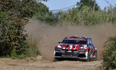 Πρωταγωνιστής με το καλημέρα το νέo Volkswagen Polo GTI R5 • Ανταγωνιστικό σε χώμα και άσφαλτο, το νέο Polo GTI R5 για ιδιώτες αγωνιζόμενους, έκανε ένα εντυπωσιακό ξεκίνημα στο Ράλλυ Καταλονίας • Ο Petter Solberg εντυπωσίασε με το βάθρο που κατέκτησε στην επιστροφή του στο WRC στην Ισπανία, ενώ στα μέσα του αγώνα το Polo GTI R5 είχε βρεθεί στην κορυφή της WRC 2 • Μετά την άκρως επιτυχημένη πρεμιέρα σε πλήρως ανταγωνιστικές συνθήκες, η Volkswagen Motorsport ξεκινά τη φάση κατασκευής και παράδοσης στους πρώτους πελάτες Η «επιστροφή του Βασιλιά» ή η επιβεβαίωση της λαϊκής ρήσης «η καλή μέρα, από το πρωί φαίνεται»; Όπως και να το δει κάποιος και οι δύο φράσεις ταιριάζουν απόλυτα στο ντεμπούτο του νέου Volkswagen Polo GTI R5 στα ράλλυ! Το αυτοκίνητο που δημιούργησε από λευκό χαρτί η Volkswagen Motorsport για το πρόγραμμα πελατών (customer sport car), για χρήση από ιδιώτες αγωνιζόμενους σε εθνικά, περιφερειακά και διεθνή πρωταθλήματα, έδειξε στην Ισπανία ότι είναι ήδη πανέτοιμο για τις Ειδικές Διαδρομές, ανεξάρτητα αν αυτές θα είναι σε χώμα ή άσφαλτο. Εκ του αποτελέσματος, αποδεικνύεται ότι η Volkswagen ήταν τόσο σίγουρη για την εξέλιξη του Polo GTI R5, που σκόπιμα επέλεξε το Ράλλυ Καταλονίας, τον μοναδικό μικτό αγώνα του θεσμού για να κάνει το ντεμπούτο του. Στον ισπανικό γύρο του Παγκοσμίου Πρωταθλήματος Ράλλυ (WRC), το νέο Polo GTI R5 έκανε εξαιρετική εντύπωση, σημειώνοντας μάλιστα πρώτους χρόνους σε ειδικές τόσο στο χώμα όσο και στην άσφαλτο, αποδεικνύοντας την ανταγωνιστικότητά του στο υψηλότερο επίπεδο που θα μπορούσε να έχει επιλεγεί. Οι Νορβηγοί Petter Solberg / Veronica Engan ανέβηκαν στο βάθρο, όντας τρίτοι στην κατηγορία WRC 2, ενώ οι Γάλλοι Eric Camilli / Benjamin Veillas ήταν πρώτοι σε μεγάλο μέρος του αγώνα. Στη μοναδική εργοστασιακή εμφάνιση, η Volkswagen πέτυχε απόλυτα το στόχο που η ίδια είχε προσδιορίσει: να αποδείξει την ικανότητα του αγωνιστικού αυτοκινήτου για ιδιώτες πελάτες. Ο επικεφαλής του αγωνιστικού τμήματος της Volkswagen Motorsport, Sven Smeets δεν έκρυψε τον ενθουσιασμό του: «Είναι προφανώς φανταστικό να ξεκινά ένα νέο πρόγραμμα με τόσο καλά αποτελέσματα. Όλοι στην ομάδα μας είμαστε πολύ ενθουσιασμένοι, ειδικά με ένα τόσο θερμό καλωσόρισμα που δεχτήκαμε από την οικογένεια WRC, μετά από δύο χρόνια, κάτι που φέρνει στο μυαλό μας πολλές αναμνήσεις από τέσσερις δυνατές χρονιές έως το 2016. Ο Petter και ο Eric σημείωσαν κορυφαίες επιδόσεις σε πολύ δύσκολες συνθήκες και βοήθησαν το Polo GTI R5 να κάνει ένα ηχηρό ντεμπούτο. Το να είσαι επικεφαλής σε μία ιδιαίτερα ανταγωνιστική κατηγορία όπως η WRC 2 στον πρώτο αγώνα που συμμετέχεις, και μάλιστα σε μικτό οδόστρωμα, είναι σαφές σημάδι ότι το Polo GTI R5 είναι εξαιρετικά ανταγωνιστικό. Ταυτόχρονα, γνωρίζουμε ότι το αυτοκίνητο έχει ακόμα περισσότερες δυνατότητες». Μετά το αγωνιστικό ντεμπούτο του, ξεκινάει η επόμενη φάση για το Polo GTI R5 200 (όπως είναι η πλήρης ονομασία του) των 272 ίππων. Τις επόμενες εβδομάδες, τα πρώτα αυτοκίνητα θα παραδοθούν σε πελάτες στην Ευρώπη και τη Νότια Αμερική