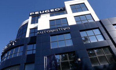 Η PEUGEOT Automotivo, επίσημος διανομέας και επισκευαστής της PEUGEOT, κατέκτησε την κορυφή των πωλήσεων της Γαλλικής μάρκας το 2018 σε όλο το δίκτυο με την πρωτιά στις πανελλαδικές ταξινομήσεις. Ουσιαστικά, ο διανομέας διακρίθηκε για τις άριστες επιδόσεις του σε ένα δίκτυο 43 σημείων ανά την Ελλάδα. Μπορεί οι διεθνείς, αλλά και οι πανελλήνιες επιτυχίες της Peugeot να έχουν διαμορφώσει την προτίμηση των Ελλήνων καταναλωτών, αλλά είναι ιδιαίτερα σημαντικές και οι επιμέρους επιδόσεις ,που επιτυγχάνονται στην ελληνική αγορά. Με εξαιρετικές επιδόσεις τόσο στα επιβατικά όσο και στα επαγγελματικά αλλά και στις εταιρικές πωλήσεις, καθώς και στην επισκευή αυτοκινήτων και τα ανταλλακτικά, η PEUGEOT Automotivo διακρίθηκε για την εμπιστοσύνη που της έδειξαν οι πελάτες της δημοφιλούς γαλλικής μάρκας. Σύμφωνα με τον Διευθύνοντα Σύμβουλο της Automotivo κ. Θωμά Τρομπούκη «η πρωτιά σημαίνει ότι η PEUGEOT Automotivo διαθέτει τους απαραίτητους πόρους και τα εργαλεία, ώστε να αντιστέκεται επιτυχώς στις δύσκολες οικονομικά συγκυρίες, κατέχουσα βαθιές ρίζες στη συνείδηση του αγοραστικού κοινού. Αυτό της επιτρέπει να ξεπερνά τις πρόσκαιρες δυσκολίες, έχοντας κατακτήσει την εμπιστοσύνη των πελατών, με συνεχή βελτίωση των υπηρεσιών της και αναβάθμιση των λειτουργικών της διαδικασιών». Η PEUGEOT Automotivo με παρουσία στον χώρο του αυτοκινήτου από το 1992, προσφέρει διαρκή και αξιόπιστη παροχή υπηρεσιών υψηλών προδιαγραφών τόσο σε επίπεδο πωλήσεων, όσο και σε επίπεδο εξυπηρέτησης μετά την πώληση. Η φιλοσοφία της Automotivo βασίζεται στη σωστή και ειλικρινή αντιμετώπιση των πελατών. Ο διανομέας έχει αναπτύξει το δίκτυο καταστημάτων του σε Χαλάνδρι (Λεωφόρος Κηφισίας 278) και Γέρακα (οδός Καστοριάς 15) και στοχεύει στη συνεχή βελτίωση των υπηρεσιών του για την άριστη εξυπηρέτηση των πελατών. Με αφορμή την πρωτιά, η PEUGEOT Automotivo μέχρι 16 Φεβρουαρίου 2019 προσφέρει στο αγοραστικό κοινό, 2 service Δωρεάν με την αγορά καινούριου αυτοκινήτου PEUGEOT.