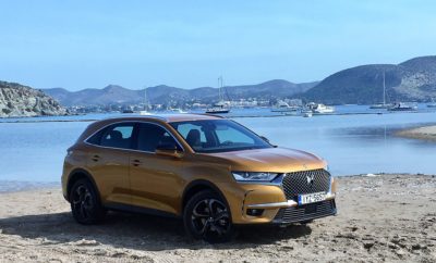 Το νέο μοντέλο της DS Automobiles, το πρωτοποριακό Luxury SUV DS 7 Crossback, προκαλεί μεγάλη εντύπωση και κερδίζει διακρίσεις. O εκλεπτυσμένος χαρακτήρας του, η σχεδιαστική κομψότητα, η κατασκευαστική αρτιότητα, η πληρότητα του εξοπλισμού, αλλά και η κορυφαία οδική συμπεριφορά που συνδυάζεται με απαράμιλλη άνεση για τους επιβάτες, το κατατάσσουν μεταξύ των καλύτερων προτάσεων στη δημοφιλή κατηγορία των μεσαίων SUV. Η Γαλλική φινέτσα και το εκλεπτυσμένο στυλ που διαθέτει το νέο DS 7 Crossback, αποτέλεσε το κριτήριο ανάδειξής του από τα Αριστεία 2018 – 2019 του περιοδικού 4 ΤΡΟΧΟΙ (μοντέλα που ξεχώρισαν τους τελευταίους 12 μήνες) και της καταξιωμένης συντακτικής του ομάδας, ως το πιο ξεχωριστό αυτοκίνητο στον τομέα της σχεδίασης. Τα υλικά που κοσμούν τον εσωτερικό διάκοσμο του DS 7 Crossback, η προσοχή στην λεπτομέρεια και η αίσθηση της haute couture της αυτοκίνησης, οδήγησαν το πολυτελές SUV, στην πρώτη επιλογή της συντακτικής ομάδας των 4 ΤΡΟΧΩΝ, στην κατηγορία των Luxury SUV. Η Γαλλική πολυτέλεια και η άνεση που προσφέρει, συντέλεσαν σε μία σημαντική διάκριση από το περιοδικό CAR AND DRIVER. Όπως κάθε χρόνο, έτσι και φέτος η έμπειρη συντακτική ομάδα του καταξιωμένου περιοδικού, χρησιμοποίησε συγκεκριμένα κριτήρια επιλογής για να καταλήξει στα “Best in Class” μοντέλα 10 δημοφιλών κατηγοριών. Αξιολογώντας τα συγκριτικά πλεονεκτήματα του νέου Luxury SUV DS 7 Crossback, το περιοδικό CAR AND DRIVER το ανακήρυξε ως το καλύτερο Premium Αυτοκίνητο του 2019 (Best Premium Car). Ανάλογα μεγάλη είναι και η διάκριση που έλαβε το DS 7 Crossback και από τους αναγνώστες του Auto Τρίτη, του μεγαλύτερου εβδομαδιαίου αυτοκινητιστικού περιοδικού στη χώρα. Οι αναγνώστες του Auto Τρίτη, στο πλαίσιο των βραβεύσεων Best Car 2019, ξεχώρισαν το Luxury SUV DS 7 Crossback ως το πιο ωραίο αυτοκίνητο της χρονιάς. Ο κύριος Δημήτρης Καββούρης, Chief Operating Officer της Citroen και της DS Automobiles στην Ελλάδα, δήλωσε: “Ιδιαίτερα τιμητικές είναι και οι τρεις διακρίσεις για το μοντέλο της DS Automobiles, οι οποίες επιβεβαιώνουν ότι η 2η γενιά των μοντέλων της μάρκας ήρθαν για να αλλάξουν τα δεδομένα, εισάγοντας τη Γαλλική πολυτέλεια και το “know-how” στην αυτοκίνηση με νέα ιδιαίτερα εντυπωσιακά σύνολα. Οι εκδόσεις στις οποίες προσφέρεται το Luxury SUV DS 7 Crossback στην ελληνική αγορά, δίνουν πολύ μεγάλο εύρος επιλογών στον υποψήφιο αγοραστή, καλύπτοντας και με το παραπάνω κάθε ανάγκη και απαίτηση.” Το νέο Luxury SUV DS 7 Crossback σας περιμένει να το δείτε από κοντά και να ανακαλύψετε πολλές πτυχές του χαρακτήρα του, με μια επίσκεψη στο εντυπωσιακό DS Store Athens, στο Χαλάνδρι (Λ. Κηφισίας 240-242).