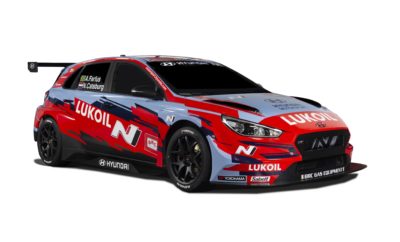 • Η Hyundai Motorsport BRC Racing Team ξεκίνησε την προετοιμασία δύο ομάδων για τη σεζόν WTCR - FIA World Touring Cup Cup του 2019 • Δύο αυτοκίνητα Hyundai i30 N TCR και τέσσερεις οδηγοί, ο πρωταθλητής Gabriele Tarquini, ο Norbert Michelisz, ο Augusto Farfus και ο Nicky Catsburg παρευρέθηκαν στην εκδήλωση • Η δοκιμασία των δέκα γύρων WTCR, που εντάσσεται στη δεύτερη σεζόν, ξεκινάει στο Μαρόκο τον επόμενο μήνα Οι ομάδες της Hyundai Motorsport Customer Team ξεκίνησαν την προετοιμασία για τη σεζόν WTCR - FIA World Touring Car Cup του 2019 με μια εκδήλωση που πραγματοποιήθηκε κοντά στο Τορίνο της Ιταλίας. Στις εγκαταστάσεις του εργοστασίου της BRC Racing Team ανακοινώθηκαν επίσημα οι δύο ομάδες των Hyundai i30 N TCR καθώς και οι οδηγοί για το 2019. Η BRC Hyundai N Squadra Corse θα φιλοξενήσει τον πρωταθλητή του 2018, Gabriele Tarquini καθώς και τον Norbert Michelisz ενώ οι νεοεμφανιζόμενοι Augusto Farfus και Nicky Catsburg θα αγωνιστούν για την BRC Hyundai N Lukoil Racing Team. Και οι τέσσερεις οδηγοί ήταν παρόντες στην εκδήλωση, κατά την οποία έκαναν το ντεμπούτο τους τα Hyundai i30 N TCR. Τα αυτοκίνητα θα αγωνισθούν για πρώτη φορά στoν αγώνα WTCR που θα πραγματοποιηθεί στη Βαρκελώνη λίγο πριν την έναρξη του πρωταθλήματος. Ως πρωταθλητής, ο Tarquini έχει το προνόμιο να αγωνισθεί με το αυτοκίνητο # 1 i30 N TCR. Ο Norbert Michelisz θα αγωνιστεί ξανά με το # 5 ενώ για την πρώτη τους σεζόν WTCR, ο Augusto Farfus επέλεξε το # 8 και ο Nicky Catsburg το # 88. Το κουαρτέτο των οδηγών θα αγωνιστεί στους δέκα αγώνες της σεζόν 2019, που θα διεξαχθούν σε τρεις ηπείρους. Αρχίζοντας από το Μαρόκο στις 5-7 Απριλίου, η δράση θα συνεχιστεί σε πέντε πίστες της Ευρώπης (Ουγγαρία, Σλοβακία, Ολλανδία, Γερμανία και Πορτογαλία) πριν από το καλοκαιρινό διάλειμμα. Η σεζόν θα επανεκκινήσει στο Ningbo της Κίνας τον Σεπτέμβριο και στη συνέχεια τα πληρώματα θα αγωνισθούν στη Suzuka και το Macau. Η Μαλαισία θα φιλοξενήσει τον τελικό γύρο της σεζόν στα μέσα Δεκεμβρίου. Μετά από μια πολύ δυναμική πρώτη σεζόν για το i30 N TCR στο WTCR, με τίτλους ομάδων και οδηγών, 13 νίκες και πάνω από 30 βάθρα, το 2019 αναμένεται να φέρει νέες προκλήσεις. Ο Team Director της Hyundai Motorsport, κ. Andrea Adamo, δήλωσε: "Η σεζόν του 2019 FIA WTCR είναι πολύ κοντά και φαίνεται ότι θα είναι μια ακόμη άκρως ανταγωνιστική σεζόν. Κατά τη διάρκεια του χειμερινού διαλείμματος υποστηρίξαμε τις ομάδες αγωνιστικών πελατών και τους οδηγούς στις προετοιμασίες τους. Το i30 N TCR ήταν απίστευτα επιτυχημένο στη περσινή σεζόν, το οποίο αποτελεί σημείο αναφοράς και για την επόμενη σεζόν. Και οι δύο ομάδες, καθώς και οι τέσσερεις οδηγοί, είναι αξιόλογοι διεκδικητές του πρωταθλήματος και τους ευχόμαστε ό,τι καλύτερο σε αυτή την πρόκληση. Δεν έχουμε ψευδαισθήσεις ως προς την πρόκληση που θα αντιμετωπίσουν, αλλά είμαστε έτοιμοι να τους υποστηρίξουμε σε κάθε τους βήμα." Ο Team Principal της BRC Racing Team, κ. Gabriele Rizzo, δήλωσε: "Το Hyundai i30 N TCR αντιπροσωπεύει ένα από τα ισχυρότερα πλαίσια που διατίθενται βάση των κανονισμών TCR. Το αυτοκίνητο είναι εξαιρετικά αξιόπιστο και ισχυρό σε όλους τους βασικούς τεχνικούς τομείς - φρενάρισμα, στροφές, ταχύτητα, aero και κινητήρα. Είμαστε πεπεισμένοι ότι έχουμε το ιδανικό πακέτο για να ανταποκριθούμε στη σεζόν καθώς και την καλύτερη ομάδα οδηγών που θα μπορούσαμε. Πέρυσι κερδίσαμε το FIA WTCR με τον Gabriele και τερματίσαμε δεύτεροι στη βαθμολογία των ομάδων. Η σεζόν 2019 θα είναι σίγουρα πιο ανταγωνιστική από αυτή του 2018. Η αποστολή μας είναι να εδραιώσουμε τις ομάδες και τους οδηγούς μας στην κορυφή, αγωνιζόμενοι για τη συνολική νίκη μέχρι την τελευταία στροφή του τελευταίου αγώνα ". Ο Gabriele Tarquini δήλωσε: "Θα είναι μια πολύ ανταγωνιστική σεζόν, καθώς θα πρέπει να υπερασπιστούμε τον τίτλο μας. Ειλικρινά, θεωρώ ότι οι πιο κοντινοί αντίπαλοι μου είναι οι οδηγοί του άλλου i30 N TCR! Είδαμε πέρυσι πόσο σκληρή είναι η μάχη για τον τίτλο - καθορίζεται στους τελικούς γύρους του έτους - και θα είναι το ίδιο και το 2019. Όλοι έχουν δουλέψει σκληρά τον χειμώνα και έχουμε νέους κανόνες αγώνων, νέους οδηγούς και μια νέα πίστα να αντιμετωπίσουμε πριν φτάσουμε στο τέλος της σεζόν. " Ο Norbert Michelisz τόνισε: "Φέτος, σκοπεύω να κερδίσω τον τίτλο. Με αυτό που πέτυχε πέρυσι ο Gabriele, ξέρω ότι είμαι στο σωστό αυτοκίνητο και στη σωστή ομάδα, αλλά στο FIA WTCR μπορούν να συμβούν πολλά. Θα πρέπει να είμαστε συνεπείς και φυσικά, οι ταχύτεροι γιατί ο πιο έξυπνος οδηγός είναι αυτός που γιορτάζει στο τέλος της σεζόν ». Ο Augusto Farfus δήλωσε: "Η παρακολούθηση του περασμένου WTCR ως θεατής ήταν πραγματικά διασκεδαστική – ήταν από τα καλύτερα παγκόσμια Touring Cars που έχω δει. Θα μπορούσατε να δείτε από τα αποτελέσματα ότι το Hyundai ήταν ένα από τα καλύτερα, αν όχι το καλύτερο, αυτοκίνητο στην κατηγορία. Ως οδηγός θέλεις πάντα να βρίσκεσαι στην κορυφαία ομάδα, στο πιο ανταγωνιστικό αυτοκίνητο, οπότε όταν ήρθε η ευκαιρία να οδηγήσω το i30 N TCR, ήταν μια πολύ εύκολη επιλογή. Η σεζόν θα φέρει μερικές νέες προκλήσεις, αλλά πιστεύω ότι μπορούμε να τις αντιμετωπίσουμε και να έχουμε κάποια καλά αποτελέσματα. " Ο Nicky Catsburg δήλωσε: "Ανυπομονώ πραγματικά να αγωνιστώ. Έχω δει αρκετούς αγώνες πέρυσι και ήταν πάντα πολύ ανταγωνιστικοί. Νομίζω ότι το WTCR θα ταιριάζει απόλυτα με το στυλ οδήγησής μου και είμαι ενθουσιασμένος ειδικά στη σκέψη των αγώνων του Nürburgring. Πάνω απ 'όλα, ανυπομονώ να συνεργαστώ με τον Augusto και την BRC Hyundai N Lukoil Racing Team για να αρχίσω να κατακτώ πόντους και να κερδίζω αγώνες ".