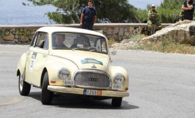 Η διοργάνωση της "3ης Ανάβασης Πάρνηθας ΦΙΛΠΑ" είναι γεγονός και θα λάβει χώρα στις 9/6/2019. Το 2017 η ΦΙΛΠΑ τόλμησε της αναβίωση της θρυλικής Ανάβασης Πάρνηθας (σε ρυθμούς regularity) την οποία τα μέλη της λέσχης (και όχι μόνο) αγκάλιασαν με αγάπη. Όπως και τις προηγούμενες χρονιές, τα πληρώματα μπορούν να επιλέξουν να συμμετάσχουν σε μια από τις δυο κατηγορίες: SUPER TROPHY - Regularity με μέγιστη ΜΩΤ 50 χλμ ή CLASSIC TROPHY- Ανάβαση σε ρυθμό Touring με λιγότερες δοκιμασίες και χαμηλότερες ΜΩΤ. Οι συμμετέχοντες με ιστορικά αυτοκίνητα από 30 έως και 100 ετών, θα συγκεντρωθούν και φέτος στην πλατεία Αριστοτέλους στους Θρακομακεδόνες, στις 10:00 το πρωί της Κυριακής όπου θα παραμείνουν για τον τεχνικό έλεγχο και για να τα θαυμάσει το κοινό. Στις 11:00 θα λάβει εκκίνηση το πρώτο αυτοκίνητο για τις ειδικές δοκιμασίες ακριβείας σχεδιασμένες πάνω στη θρυλική διαδρομή που έχει αφήσει ιστορία. Η ΦΙΛΠΑ εξασφάλισε το κλείσιμο του δρόμου για την διάρκεια της εκδήλωσης ώστε οι συμμετέχοντες να απολαύσουν την διαδρομή με ασφάλεια.