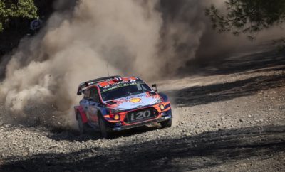 • Η Hyundai Motorsport αύξησε το προβάδισμα της στην κατάταξη των κατασκευαστών του FIA World Rally Championship (WRC) μετά από έναν σκληρό αγώνα στο Ράλι Τουρκίας • Την 3η θέση κατέκτησε το πλήρωμα των Andreas Mikkelsen και Anders Jæger-Amland με τους Νορβηγούς να κερδίζουν το 3ο βάθρο της σεζόν και το 10ο συνολικά της ομάδας για το 2019 • Ο Dani Sordo ολοκλήρωσε το ράλι στην 5η θέση και ο ο Thierry Neuville κατέκτησε τέσσερις βαθμούς στην Power Stage Η Hyundai Motorsport κατέκτησε το δέκατο συνολικά βάθρο της σεζόν του FIA World Rally Championship (WRC) για το 2019. Το αποτέλεσμα αναδεικνύει το προβάδισμα της Hyundai στην κατάταξη των κατασκευαστών με 19 πόντους έχοντας ακόμη τρεις γύρους για την ολοκλήρωση της σεζόν. Οι Andreas Mikkelsen και Anders Jæger-Amland εξασφάλισαν το αποτέλεσμα με μια εντυπωσιακή εμφάνιση που σηματοδοτεί το τρίτο βάθρο της σεζόν για το Νορβηγικό πλήρωμα με το Hyundai i20 Coupe WRC μετά από τη 2η θέση στην Αργεντινή και την 3η θέση στην Σαρδηνία. Το πλήρωμα των Dani Sordo και Carlos del Barrio κατέκτησε την πέμπτη θέση και πρόσθεσε σημαντικούς βαθμούς συνολικά στο πρωτάθλημα της Hyundai Motorsport. Οι Thierry Neuville και Nicolas Gilsoul ολοκλήρωσαν τον αγώνα κατακτώντας τη 2η θέση στην Power Stage. Ο Neuville κατέχει την τρίτη θέση στην κατάταξη των οδηγών με 180 βαθμούς και ο Mikkelsen την τέταρτη θέση με 94 βαθμούς. Δηλώσεις πληρώματος: Andreas Mikkelsen/Anders Jæger-Amland (#89 Hyundai i20 Coupe WRC) Ο Mikkelsen δήλωσε : "Ήταν ένα καλό ράλι για εμάς και χαίρομαι που βρίσκομαι στο βάθρο. Έχουμε επικεντρωθεί στην αποφυγή προβλημάτων και τη διατήρηση ενός καλού ρυθμού, τα οποία και καταφέραμε. Ήμασταν ιδιαίτερα δυνατοί στο πρώτο πέρασμα, αλλά λιγότερο στη δεύτερη φάση, κάτι που πρέπει να εξετάσουμε. Συνολικά, όμως, μπορούμε να είμαστε ευχαριστημένοι. Έχουμε προσφέρει στην συγκέντρωση βαθμών της ομάδας, το οποία είναι εξαιρετικά σημαντικό αυτή τη στιγμή. " Ο επόμενος αγώνας που είναι ο 12ος γύρος του Παγκοσμίου Πρωταθλήματος Ράλι (WRC) της FIA του 2019 είναι το Wales Rally στη Μεγάλη Βρετανία και θα πραγματοποιηθεί στις 3-6 Οκτωβρίου. Συνολική τελική κατάταξη – Rally Turkey 1 S. Ogier J. Ingrassia Citroën C3 WRC 3:50:12.1 2 E. Lappi J. Ferm Citroën C3 WRC +34.7 3 A. Mikkelsen A. Jæger-Amland Hyundai i20 Coupe WRC +1:04.5 4 T. Suninen J. Lehtinen Ford Fiesta WRC +1:35.1 5 D. Sordo C. del Barrio Hyundai i20 Coupe WRC +2:25.9 6 J.M Latvala M. Anttila Toyota Yaris WRC +2:59.1 7 K. Meeke S. Marshall Toyota Yaris WRC +3:53.3 8 T. Neuville N. Gilsoul Hyundai i20 Coupe WRC +5:34.8 9 P. Tidemand O. Fløene Ford Fiesta WRC +7:22.9 10 G. Greensmith E. Edmondson Ford Fiesta R5 +15:18.7 2019 Παγκόσμιο Πρωτάθλημα Ράλι FIA _ Κατάταξη Κατασκευαστών - Μετά τον 11ο γύρο 1 Hyundai Shell Mobis World Rally Team 314 2 Toyota Gazoo Racing World Rally Team 295 3 Citroën Total World Rally Team 259 4 M-Sport Ford World Rally Team 184 2019 Παγκόσμιο Πρωτάθλημα Ράλι FIA _ Κατάταξη Οδηγών - Mετά τον 11ο γύρο 1 O. Tanak 210 2 S. Ogier 193 3 T. Neuville 180 4 A. Mikkelsen 94 5 K. Meeke 86 6 J.M Latvala 84 7 T. Suninen 83 8 E. Lappi 80 9 E. Evans 78 10 D. Sordo 72 11 S.Loeb 39