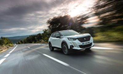 Το ολοκαίνουριο SUV Peugeot 2008 έδωσε το «παρών» στην ελληνική αγορά και έχει ήδη προκαλέσει το ενδιαφέρον του κοινού! Πρόκειται για ένα μοντέλο με ξεχωριστό, δυναμικό design, εντυπωσιακές γραμμές που τραβούν αμέσως τα βλέμματα και ποιοτική αναβάθμιση σε όλα τα επίπεδα. Η έλευση του νέου μοντέλου στην ελληνική αγορά συνοδεύεται από μία τηλεοπτική καμπάνια 44 δευτερολέπτων, στην οποία αναδεικνύεται η απαράμμιλη αισθητική του νέου γαλλικού SUV, παράλληλα με την τεχνολογική εξέλιξη και πρόοδο της PEUGEOT, η οποία επαγρυπνά, ώστε να είναι πάντα μπροστά από τις απαιτήσεις της εποχής. Η καμπάνια τονίζει την «δύναμη της επιλογής», γνωστή ως “Power of Choice” της PEUGEOT, δηλαδή τη δυνατότητα που δίνει στο κοινό της να επιλέξει μέσα από μια πλούσια γκάμα που περιλαμβάνει είτε θερμικούς κινητήρες, είτε την αμιγώς ηλεκτρική έκδοση, πάντα με γνώμονα την φιλικότητα προς το περιβάλλον, αλλά και την οικονομία. Το ΝΕΟ SUV Peugeot 2008 έχει ήδη αποσπάσει μεγάλο αριθμό παραγγελιών, παρά το γεγονός ότι μόλις λανσαρίστηκε και η πορεία του αναμένεται να είναι άκρως επιτυχημένη, όπως και του προκατόχου του.