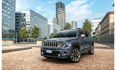 To Jeep Renegade MY2020 φέρνει μια σειρά αναβαθμίσεων που ενισχύουν τη χρηστικότητα και την ασφάλεια, διατηρώντας παράλληλα το αυθεντικό στιλ Jeep. To Renegade MY2020 είναι το πρώτο μοντέλο της FCA στην Ευρώπη που εφοδιάζεται με το Uconnect Box, μια προηγμένη λύση συνδεσιμότητας που υποστηρίζει τη σειρά υπηρεσιών Uconnect Services. To Jeep Renegade MY2020 είναι άμεσα διαθέσιμο στην ελληνική αγορά με τιμές που ξεκινούν από τις 18.900 ευρώ και 4 χρόνια εργοστασιακή εγγύηση 160.000χλμ. Έχοντας ήδη περάσει το ορόσημο του 1 εκατομμυρίου μονάδων παραγωγής, το Jeep® Renegade αποτελεί το δημοφιλέστερο μοντέλο της μάρκας παρουσιάζοντας συνεχώς αύξηση των πωλήσεων του. Διαθέσιμο είναι πλέον στην Ελλάδα το ανανεωμένο Jeep Renegade MY2020, το οποίο έρχεται να ανεβάσει σε ένα νέο επίπεδο τις δυνατότητες συνδεσιμότητας και ασφάλειας που προσφέρει ένα μοντέλο της κατηγορίας. Το Jeep Renegade MY2020 είναι το πρώτο μοντέλο της FCA στην Ευρώπη που έχει ενσωματωμένο τo Uconncet Box, το οποίο προσφέρει μια σειρά υπηρεσιών. Σε συνδυασμό με το προηγμένο σύστημα πολυμέσων Uconnect με την οθόνη αφής των 7 ή 8,4 ιντσών, το Uconnect Box δίνει τη δυνατότητα αυτόματων (π.χ. σε περίπτωση ατυχήματος) ή χειροκίνητων κλήσεων SOS, καθώς και άμεση επικοινωνία με την υπηρεσία εξυπηρέτησης πελατών Jeep. Επιπλέον το Uconnect Box δίνει τη δυνατότητα κλειδώματος και ξεκλειδώματος του αυτοκινήτου από απόσταση μέσω του κινητού τηλεφώνου του χρήστη, εντοπισμού του αυτοκινήτου μέσω σχετικής εφαρμογής και προγραμματισμού ορίων (ταχύτητας, γεωγραφικού σημείου, κτλ.) ώστε να ειδοποιηθεί ο ιδιοκτήτης εφόσον παραβιαστούν. Παράλληλα, το σύστημα παρέχει πληροφορίες για την κατάσταση του αυτοκινήτου (στάθμη καυσίμου, κατάσταση συντήρησης, κτλ.), ενώ στο μέλλον διαθέσιμες για το Uconnect Box θα υπάρχουν ακόμα περισσότερες υπηρεσίες μέσω του εξουσιοδοτημένου δικτύου της FCA. Το νέο Jeep Renegade MY2020 είναι διαθέσιμο με μια ευρεία γκάμα κινητήρων βενζίνης και diesel απόδοσης από 120 έως 180 ίππους, με επιλογή χειροκίνητου ή αυτόματου κιβωτίου ταχυτήτων και κίνηση στους εμπρός ή και στους 4 τροχούς. Αποτελώντας ένα 100% αυθεντικό Jeep, το Renegade MY2020 διαθέτει και έκδοση TRAILHAWK με τη διάκριση “Trail Rated” που πιστοποιεί τις απόλυτες εκτός δρόμου δυνατότητες του μοντέλου. Η νέα σειρά είναι άμεσα διαθέσιμη στο δίκτυο Εξουσιοδοτημένων Διανομέων Jeep με τιμές που ξεκινούν από τις 18.900 ευρώ και 4ετη εργοστασιακή εγγύηση ή 160.000χλμ.